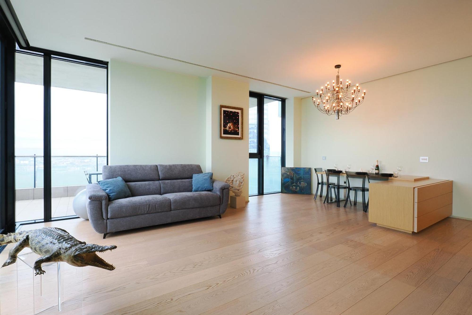 Elegant & Spacious In Solaria - View