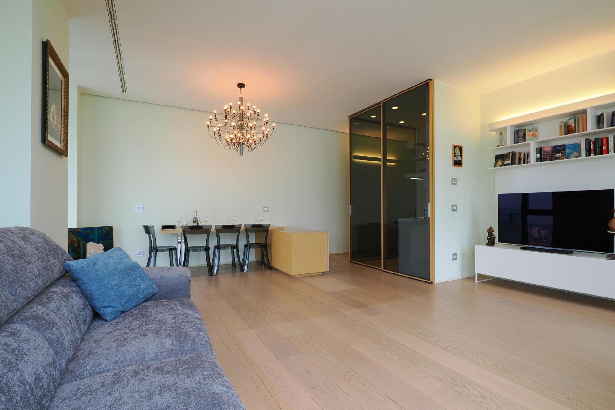 Elegant & Spacious In Solaria - View Apartment