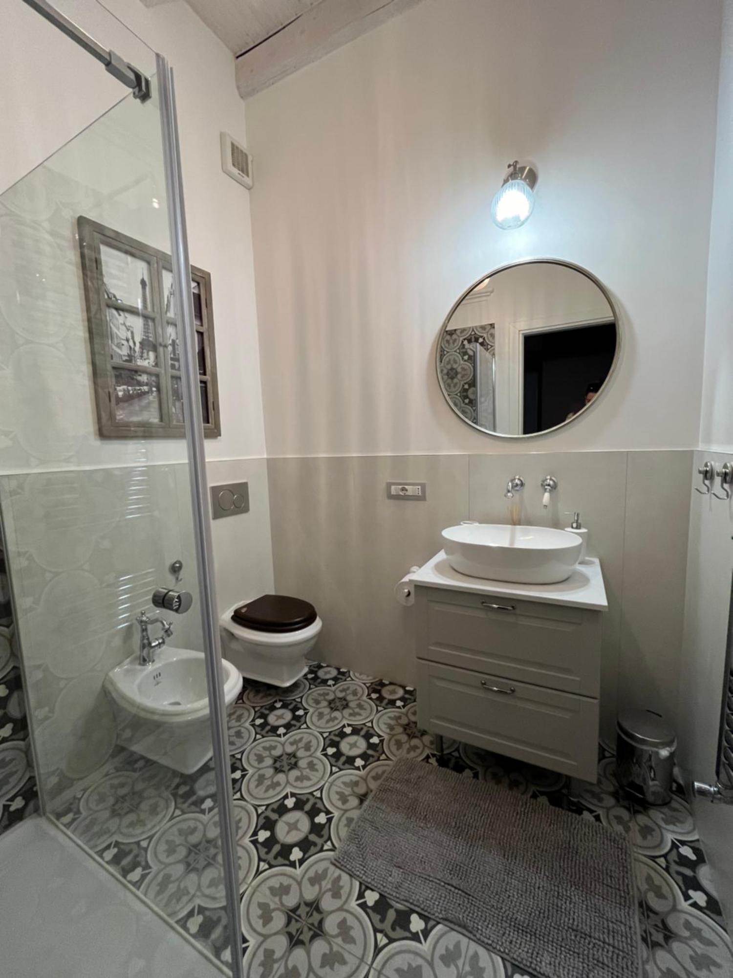 Casa Di Ringhiera Old