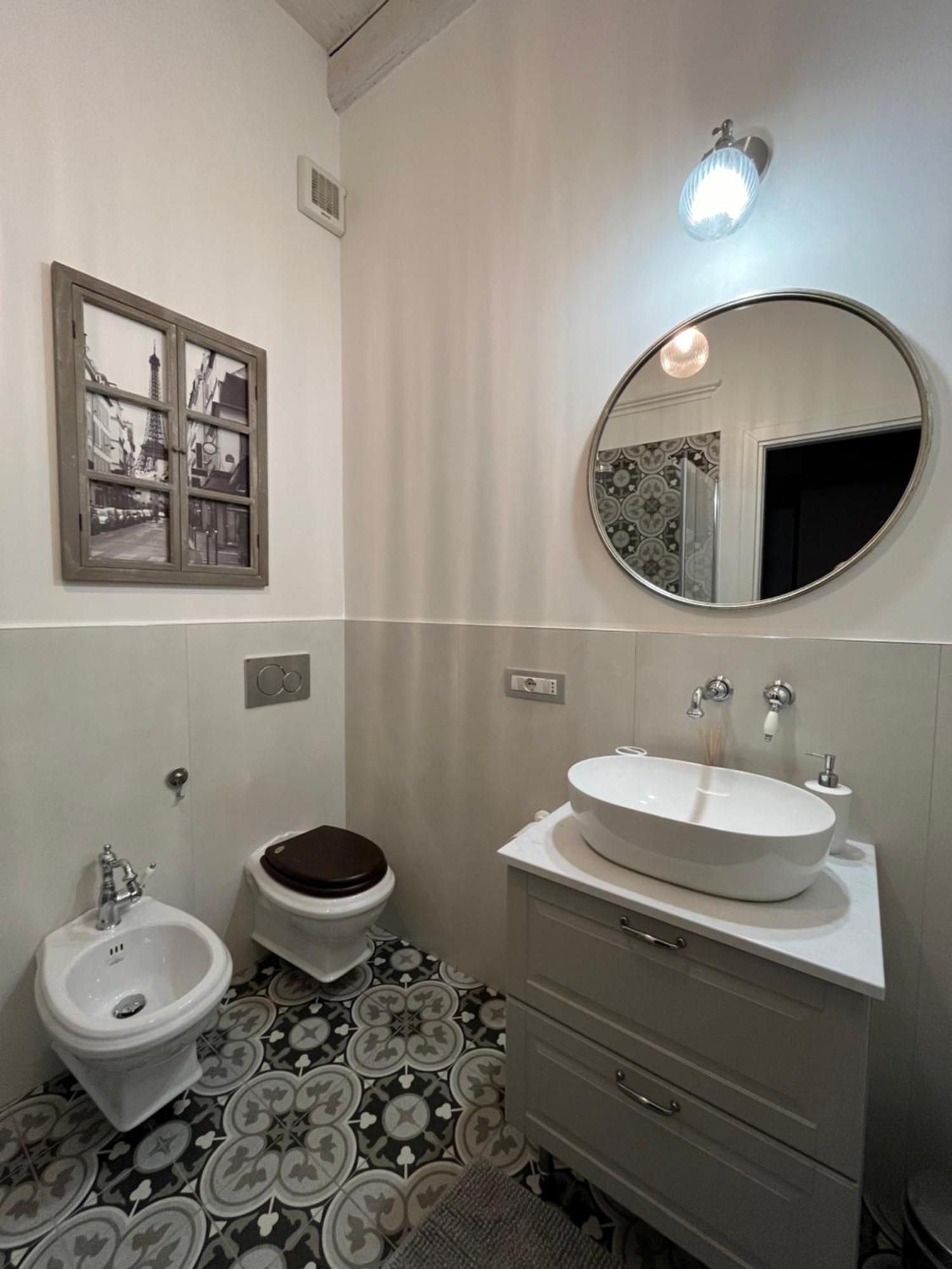 Casa Di Ringhiera Old
