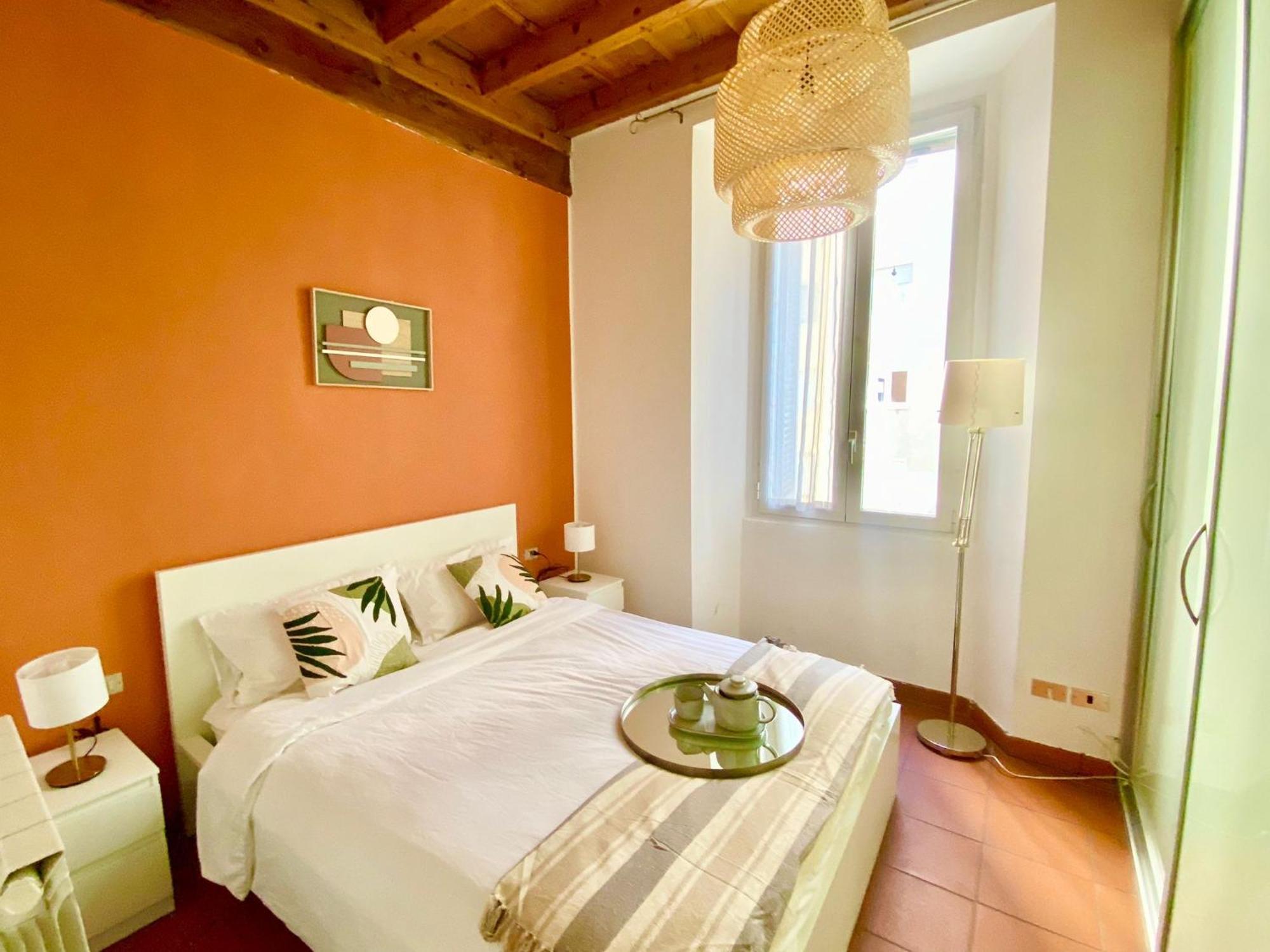 Urban House - Charming Home Navigli Milan Center Apartment *