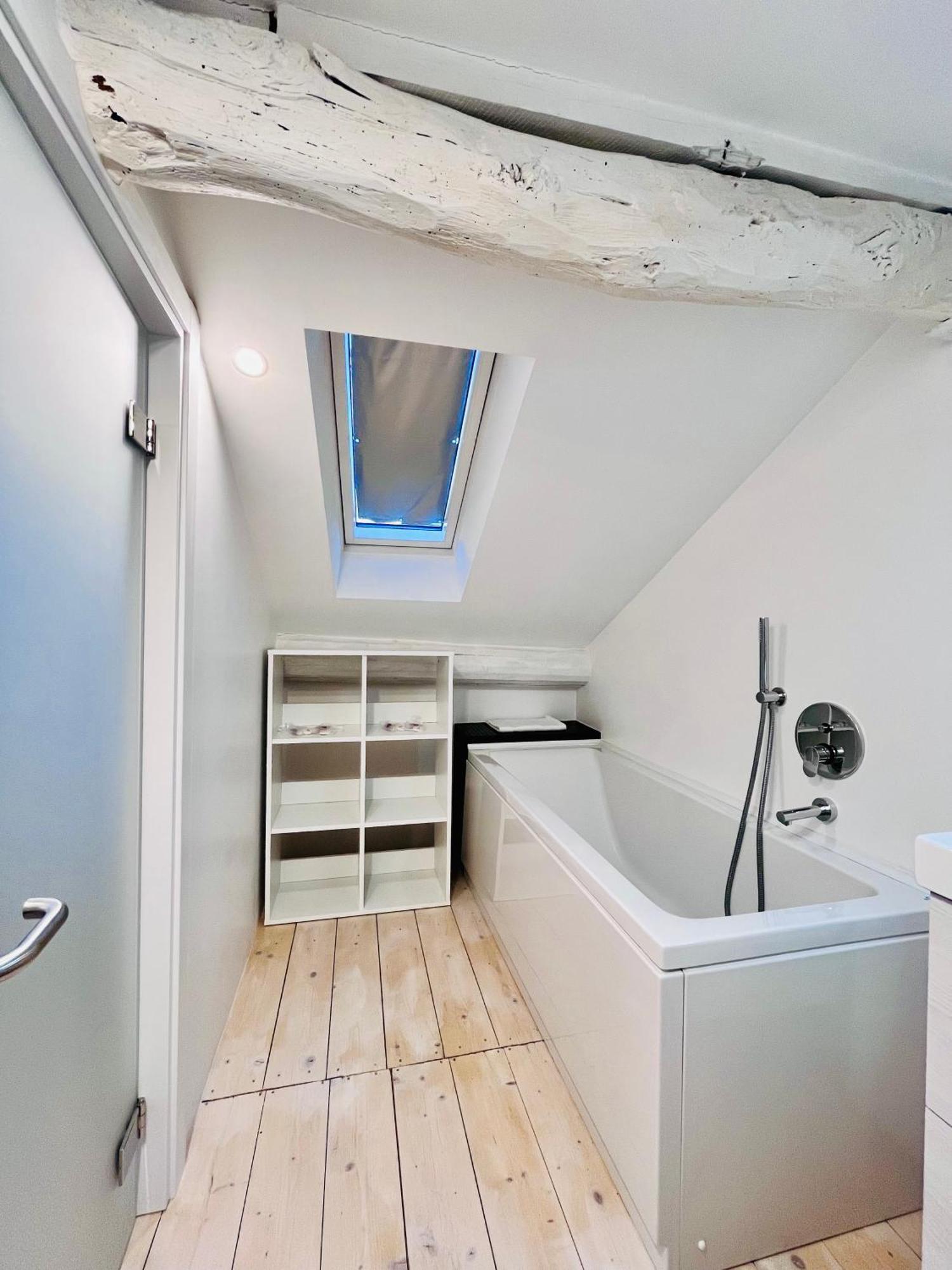 Riverside Loft Navigli - Spacious Two-bedroom Apartamento