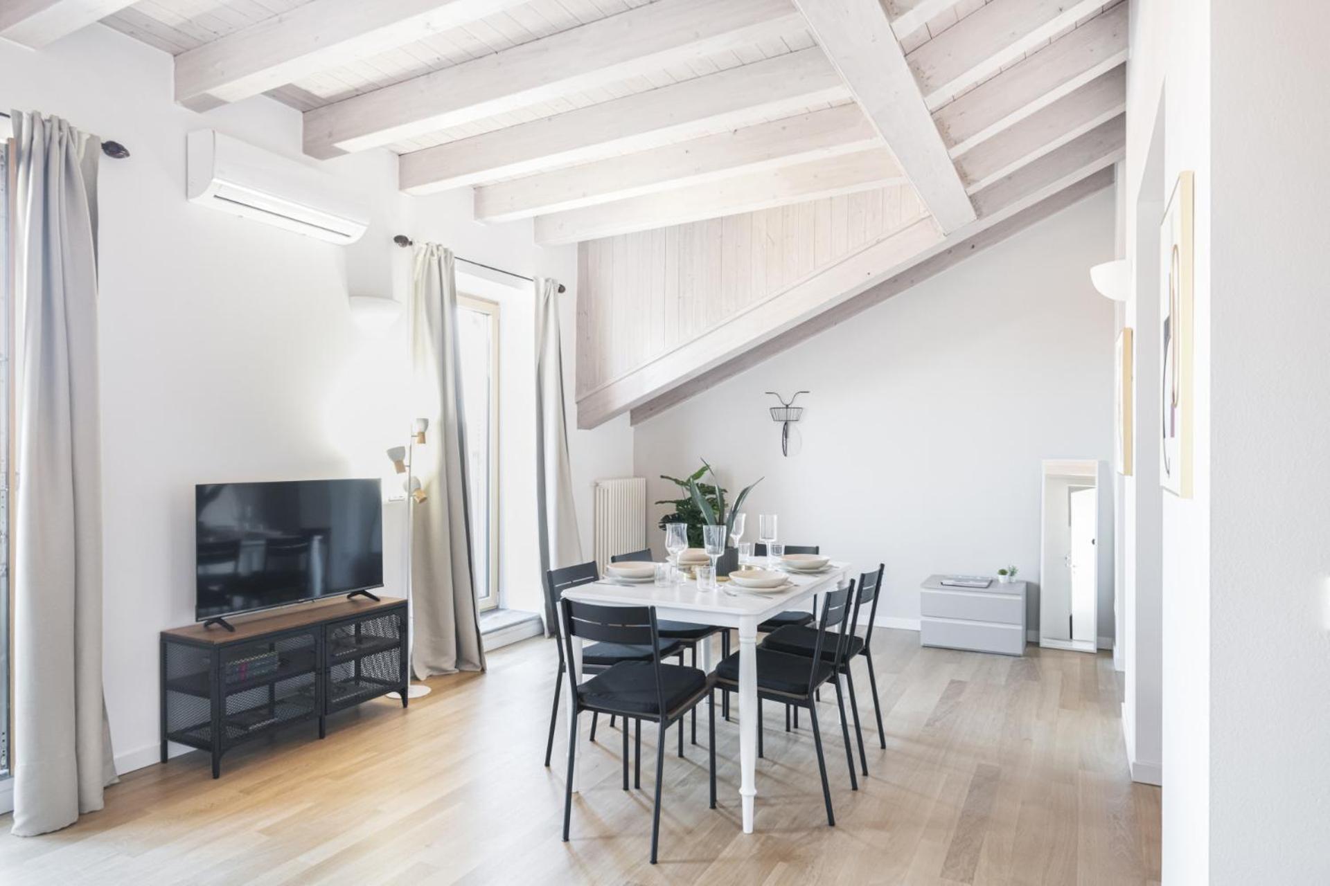 Easylife - Gioiello Con Ampio Balcone Panoramico In Porta Ticinese Apartment *