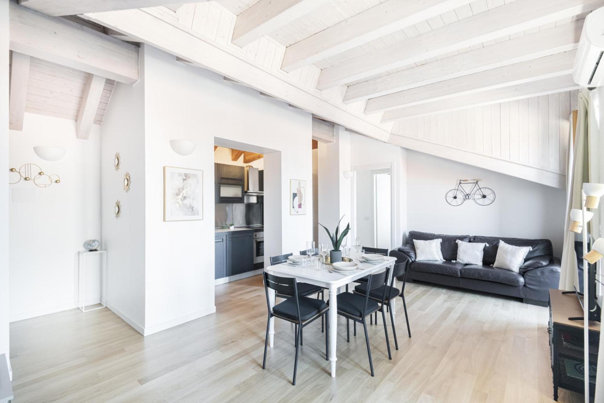 Easylife - Gioiello Con Ampio Balcone Panoramico In Porta Ticinese