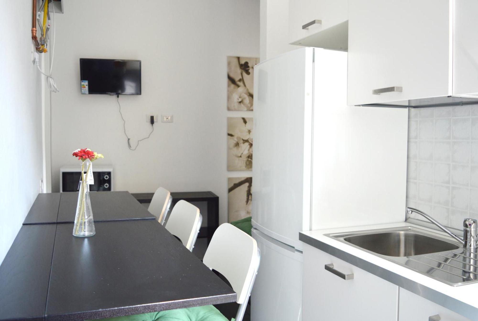 Joivy Mauri - Cosy Flats Near The Duomo * Milan