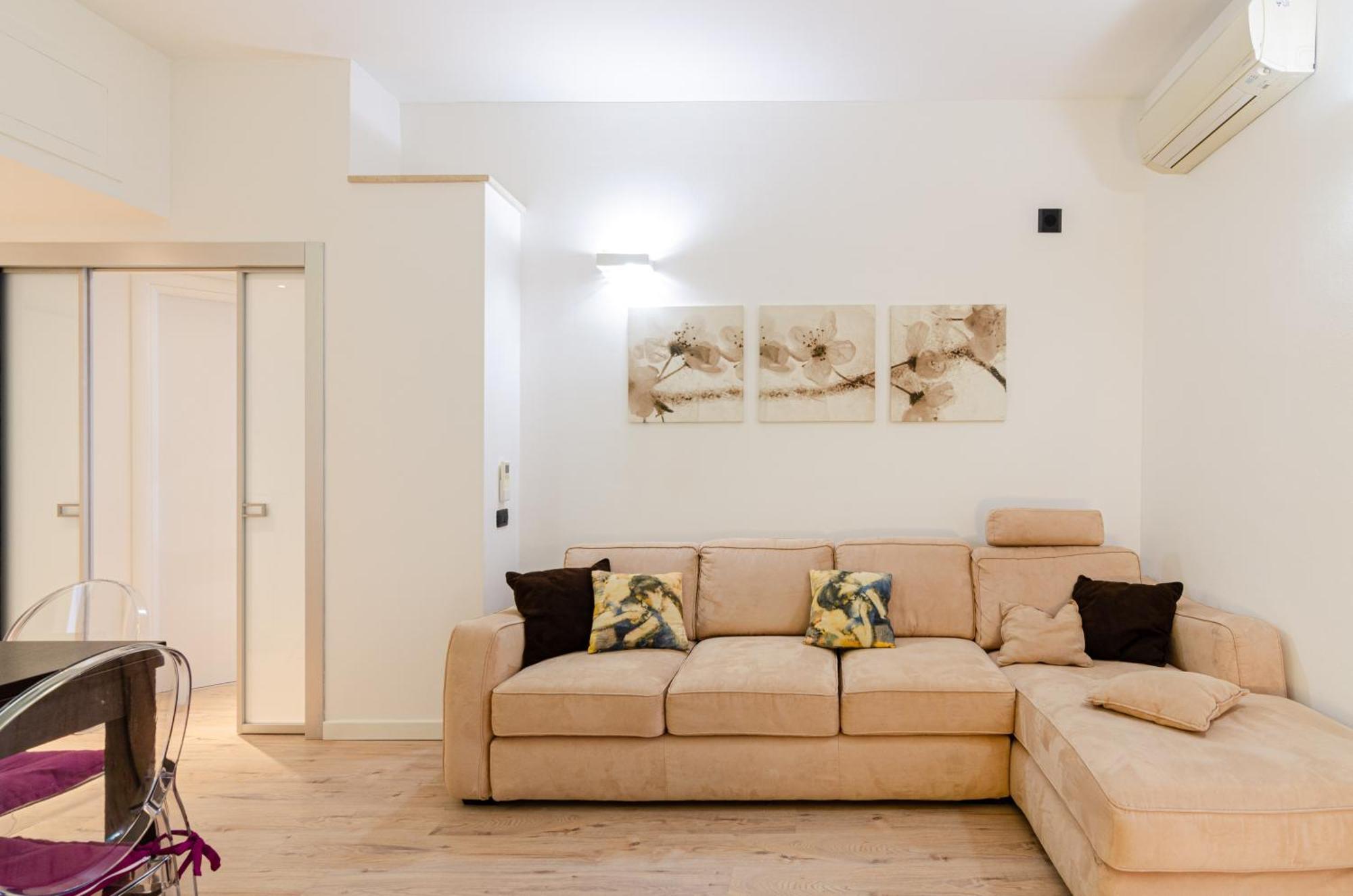 Design - Bezzi 79 Apartment *