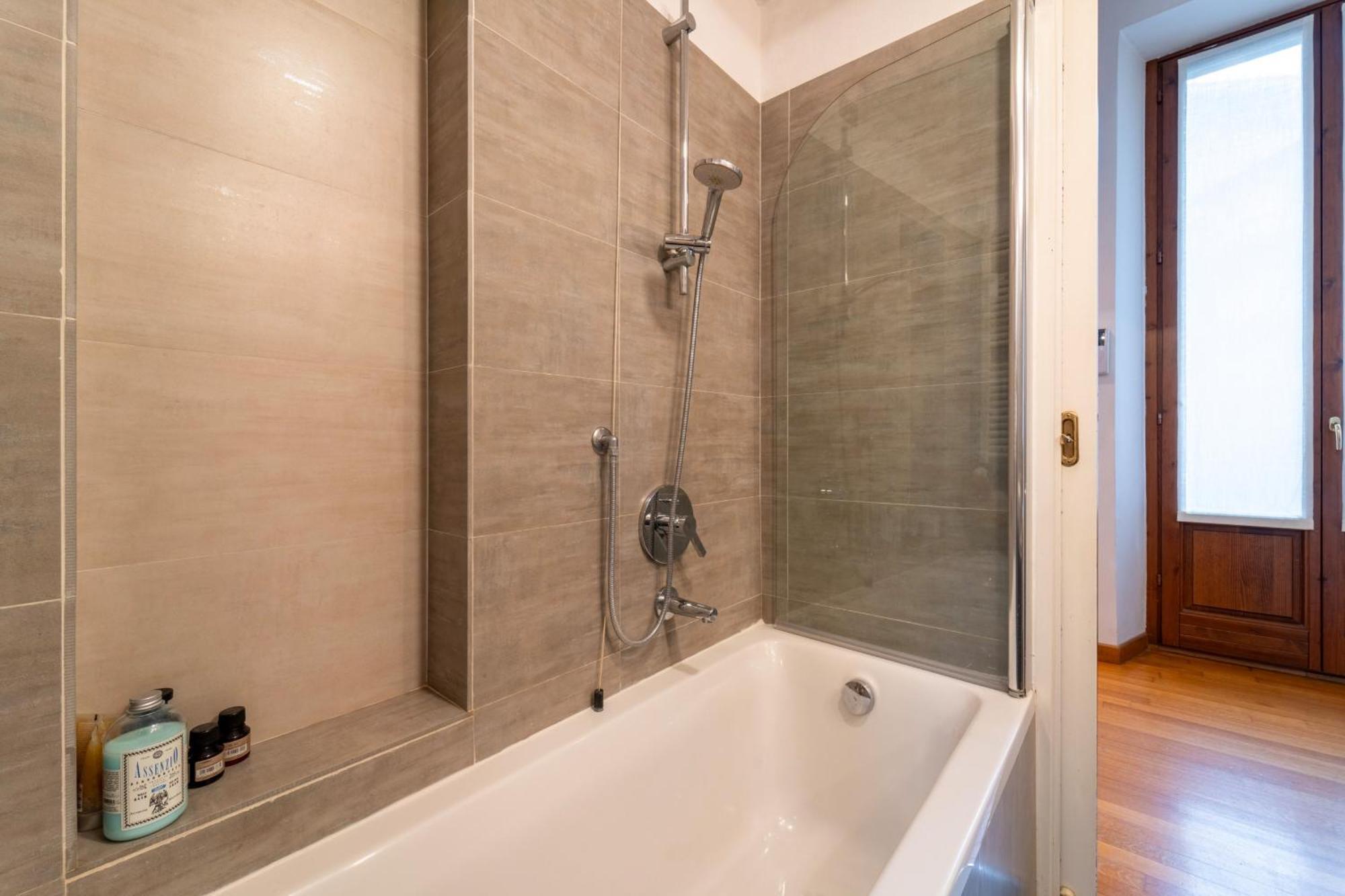 Apartamento Isola Cozy By Wonderful Italy