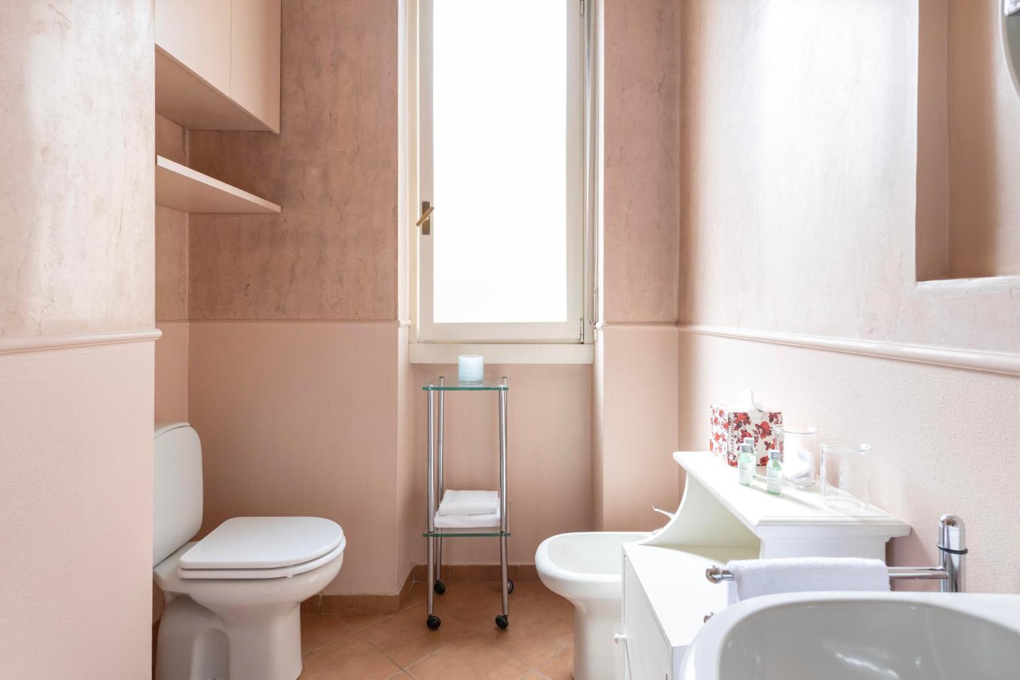 Classy Heritage Home, Center Apartment Mailand