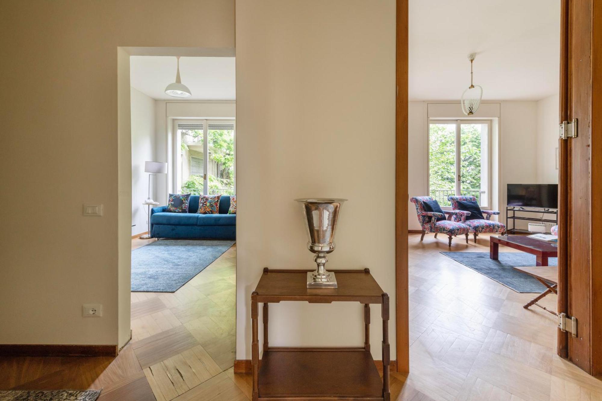 Classy Heritage Home, Center *