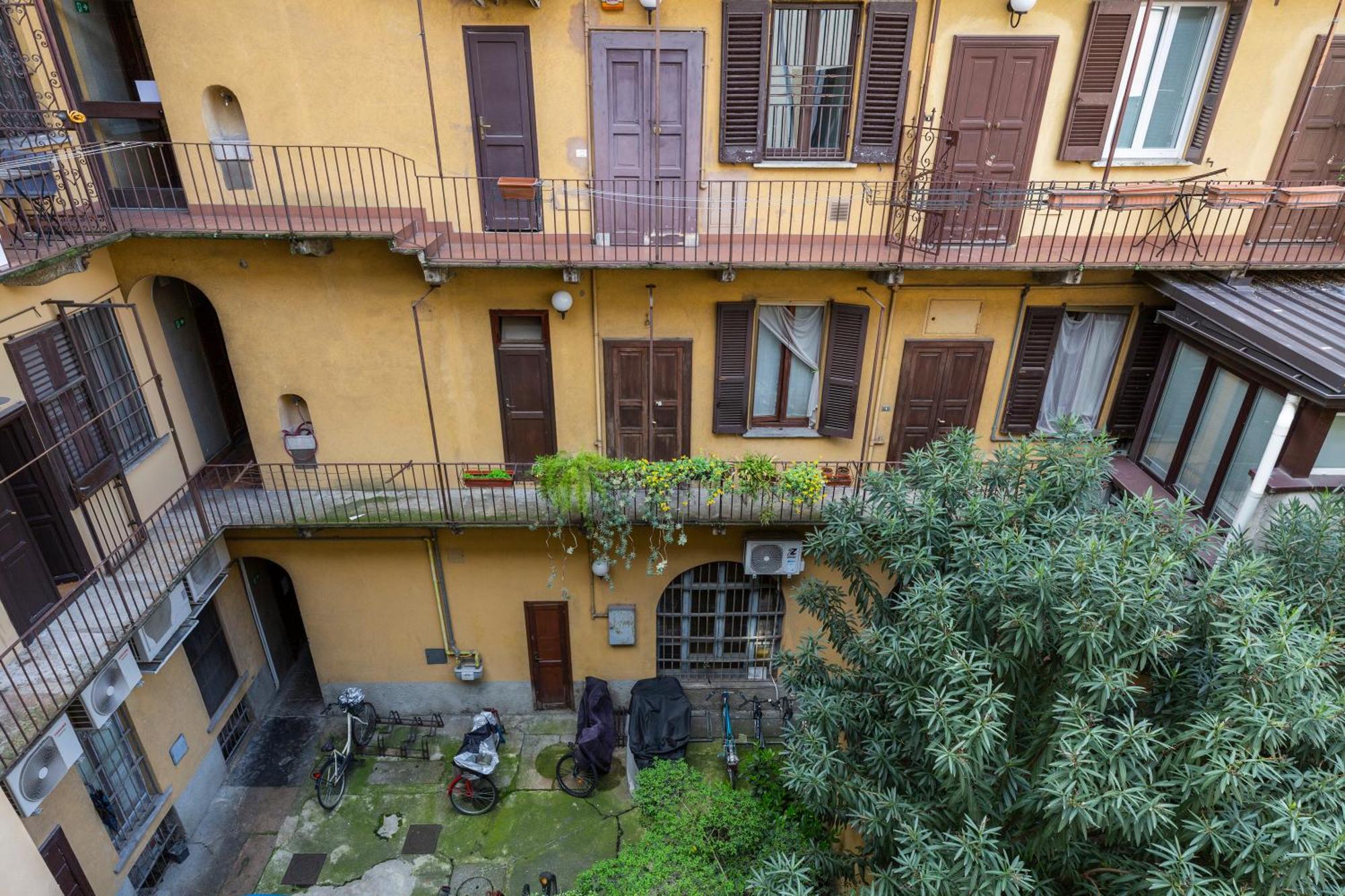 Titty House - Crocetta Apartment