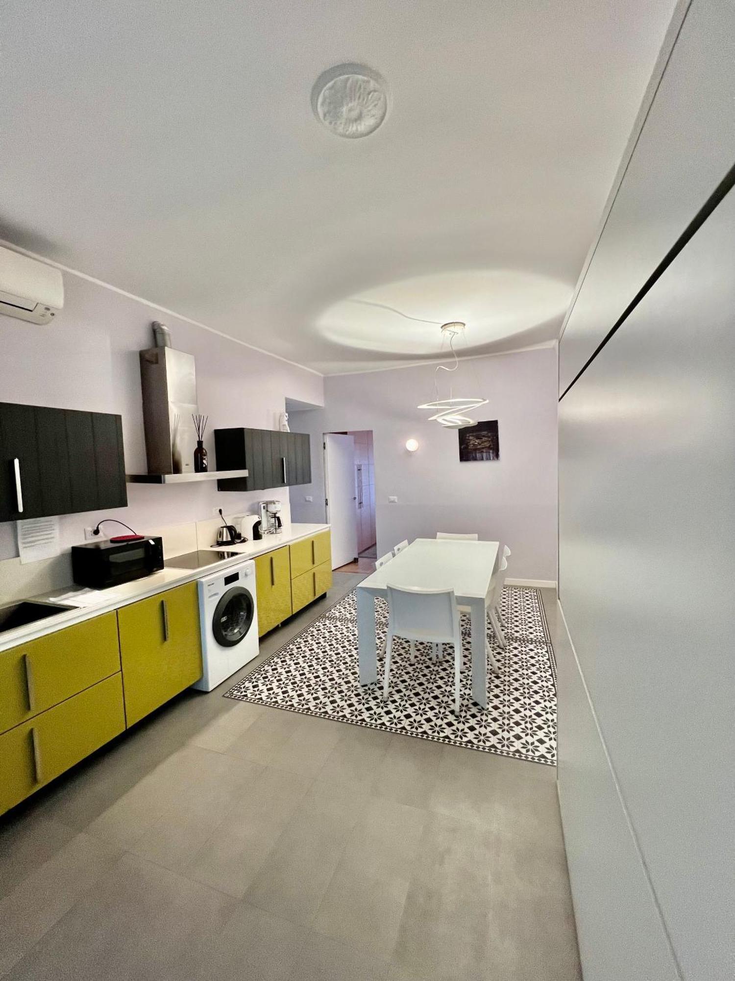 Apartment Dream Garden Center On Subway 10 Guest *