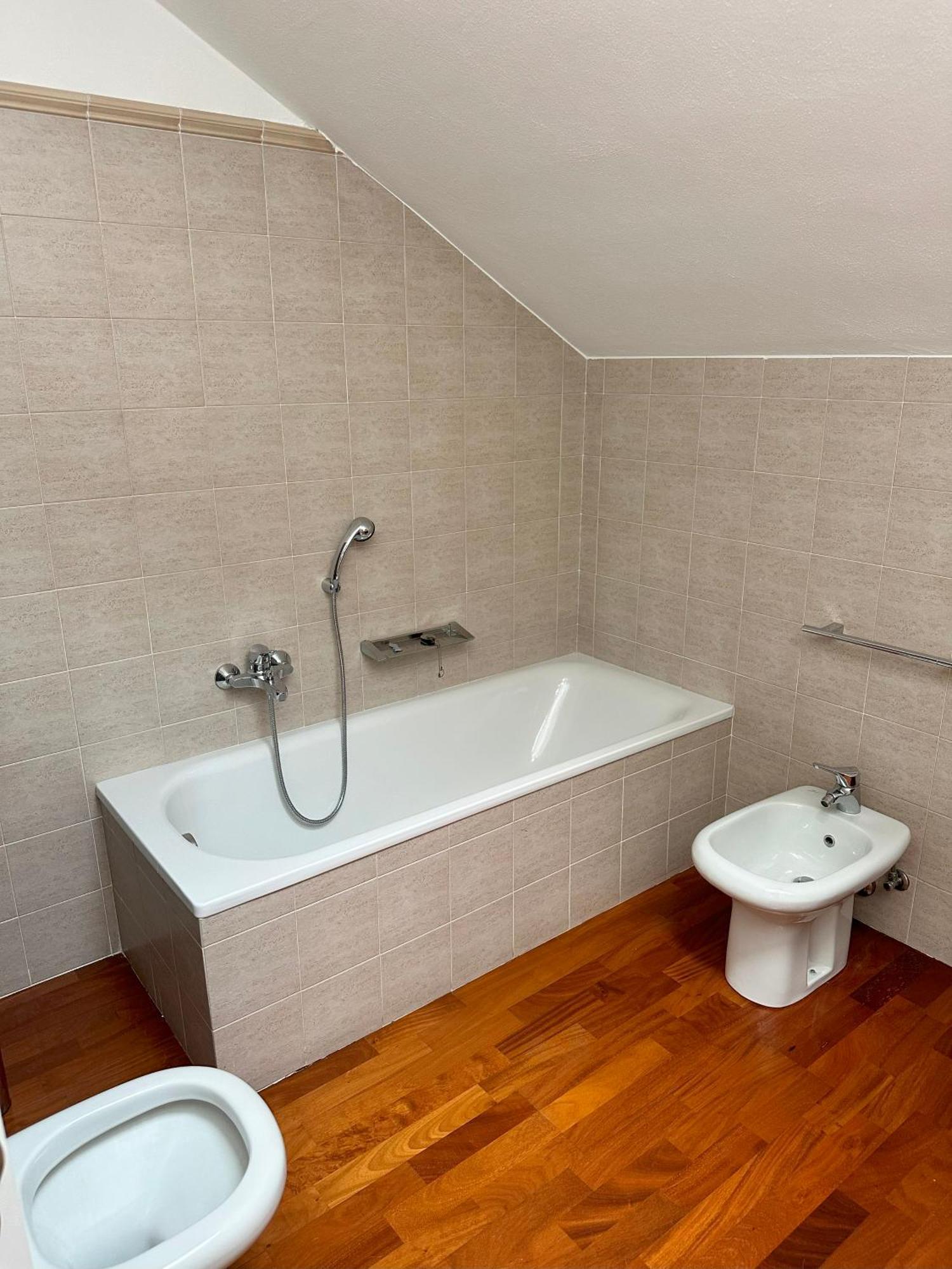 Apartamento Con 2 Da Letto Navigli + Parcheggio Per 2 Auto Milão