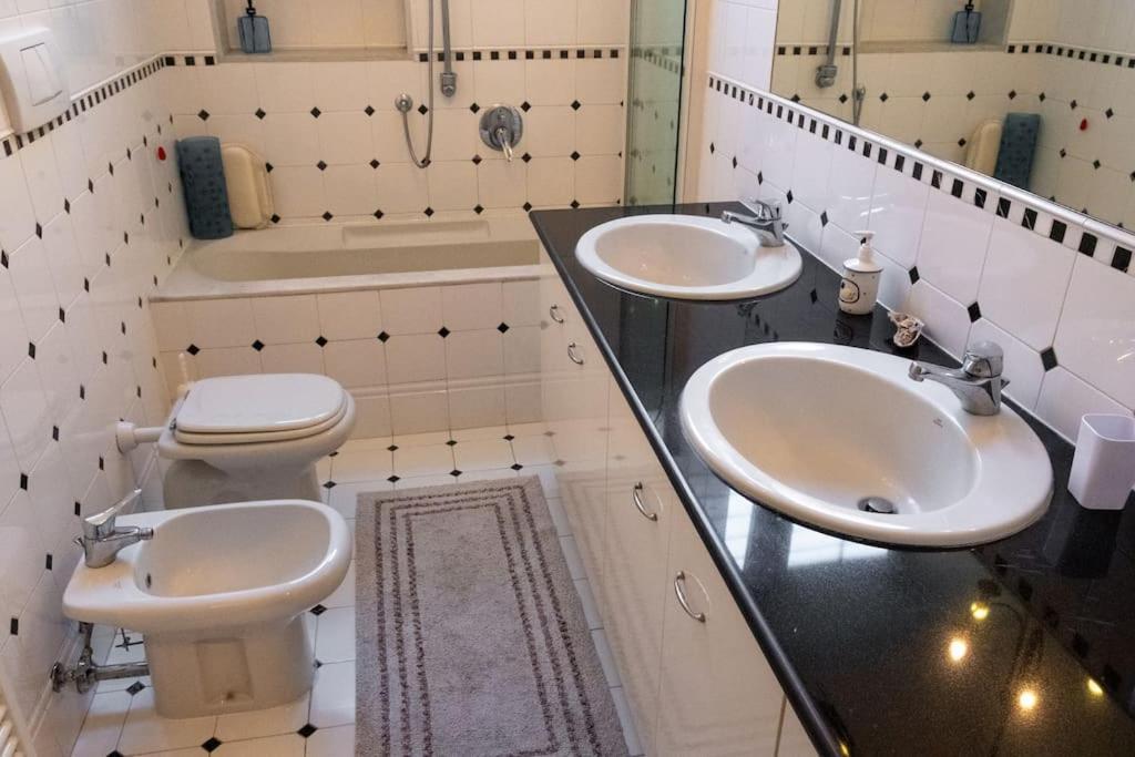 Cadorna-duomo Lusso Nel Cuore Di Apartamento Milão