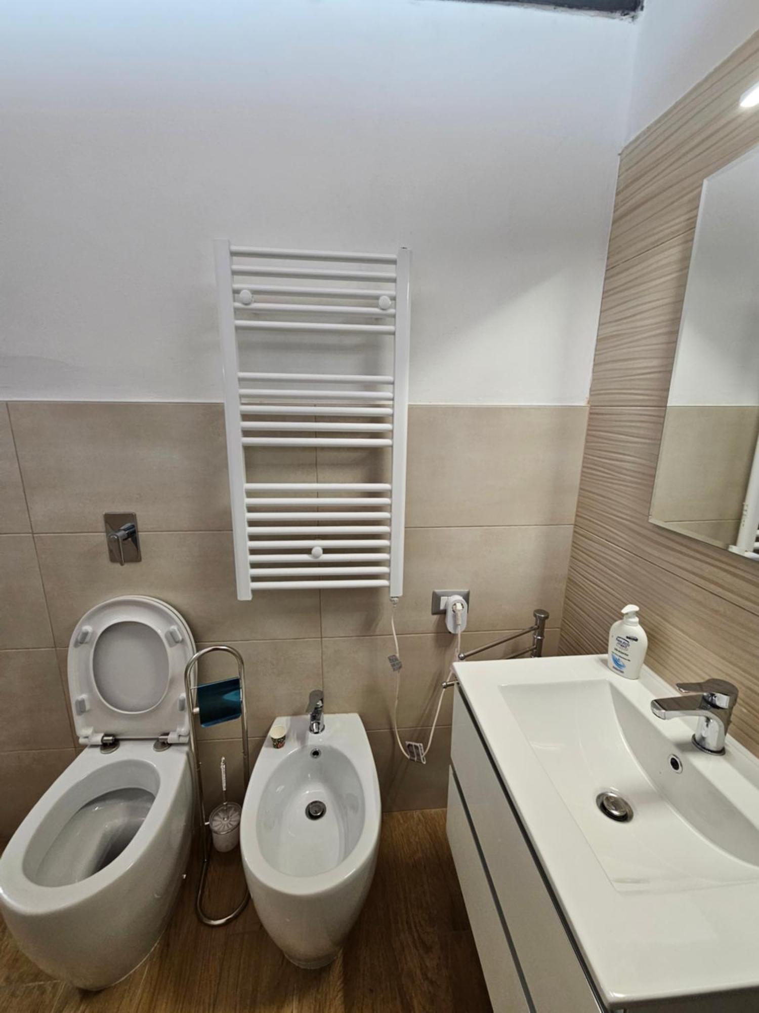 Navigli Bocconi Apartamento Milão