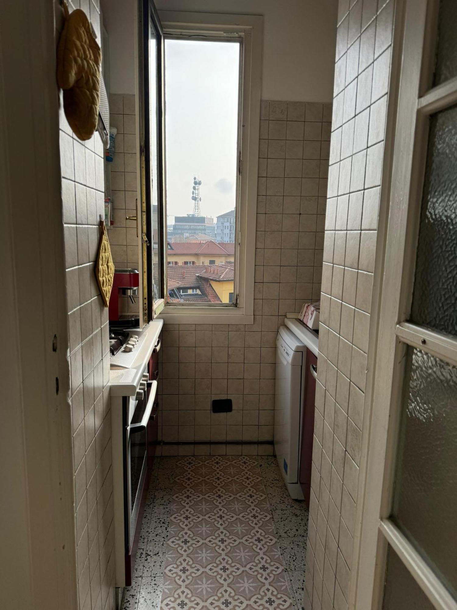 Apartamento Trilocale Con Due Balconi A Isola Porta Nuova *