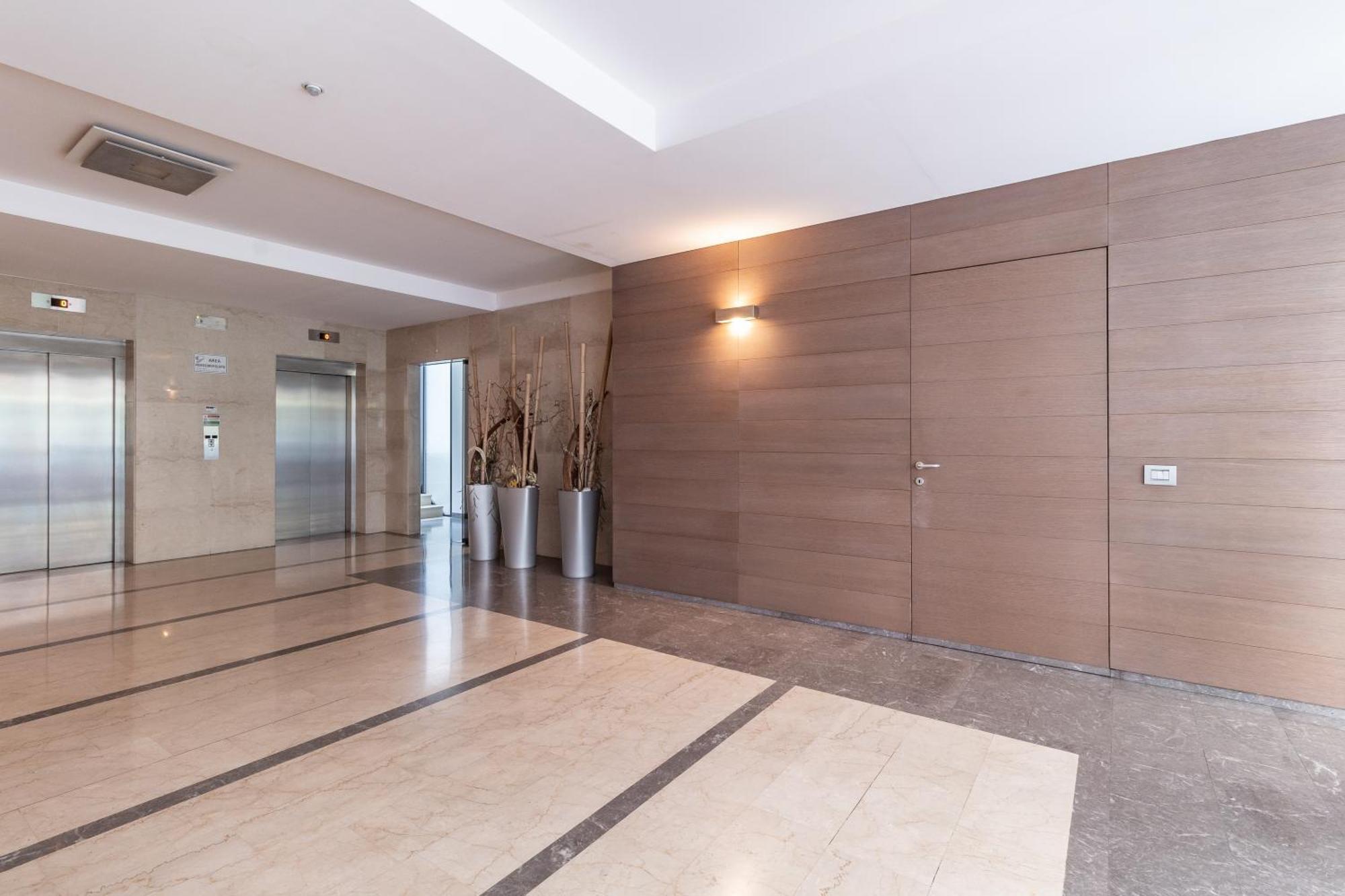 Apartment Design Con Terrazza In Via Masera 6