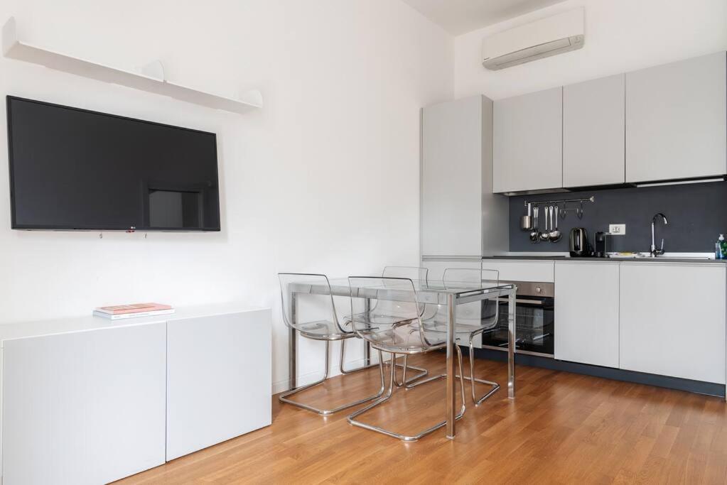 Da Mauro Sui Navigli Bilocale Vista Darsena Apartamento Milão
