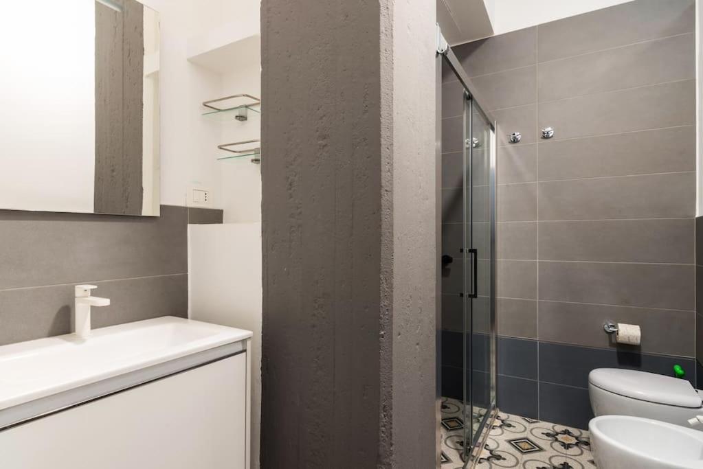 Apartamento Da Mauro Sui Navigli Bilocale Vista Darsena Milão