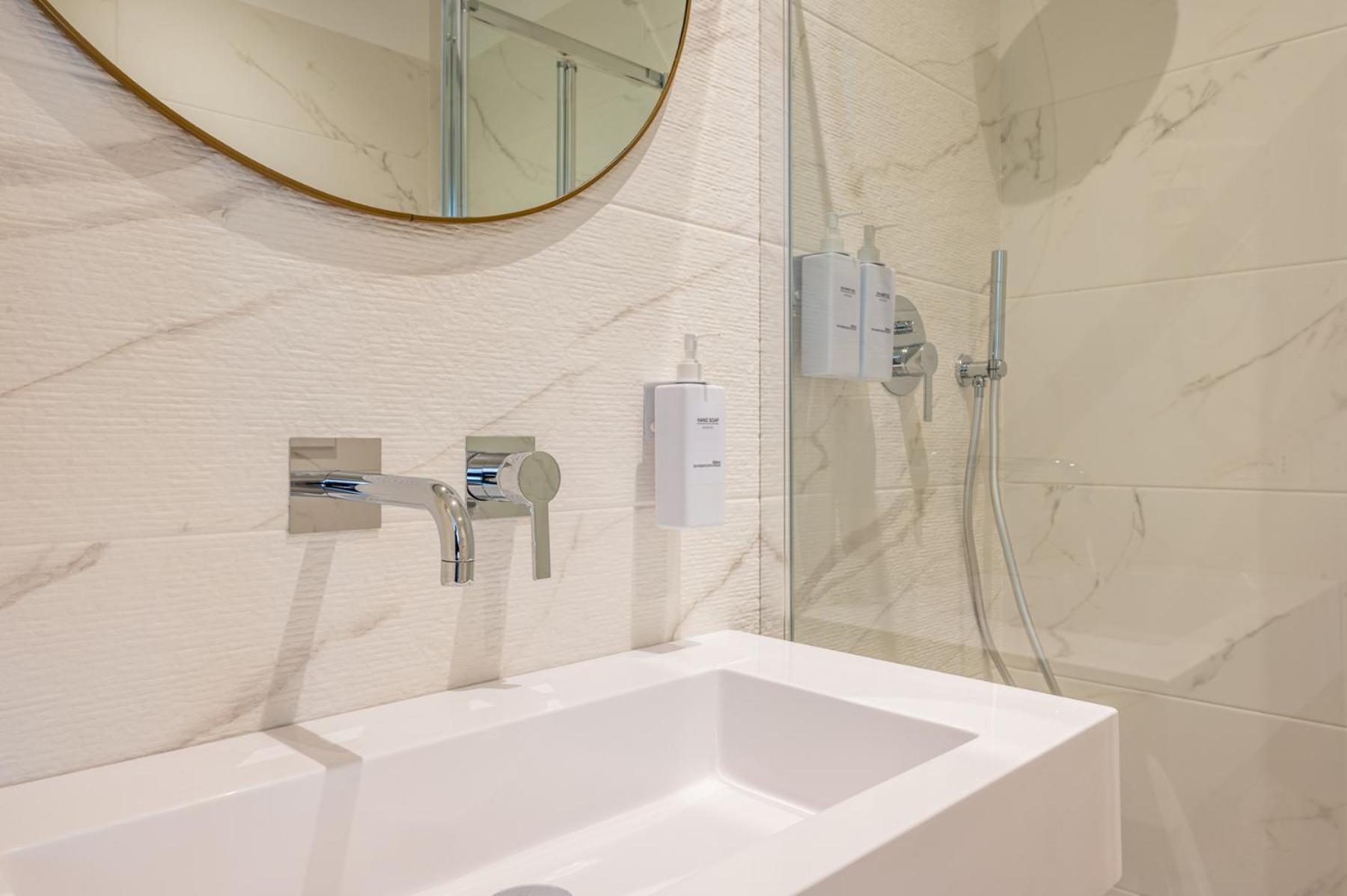 Binario Verticale Apartment Milan