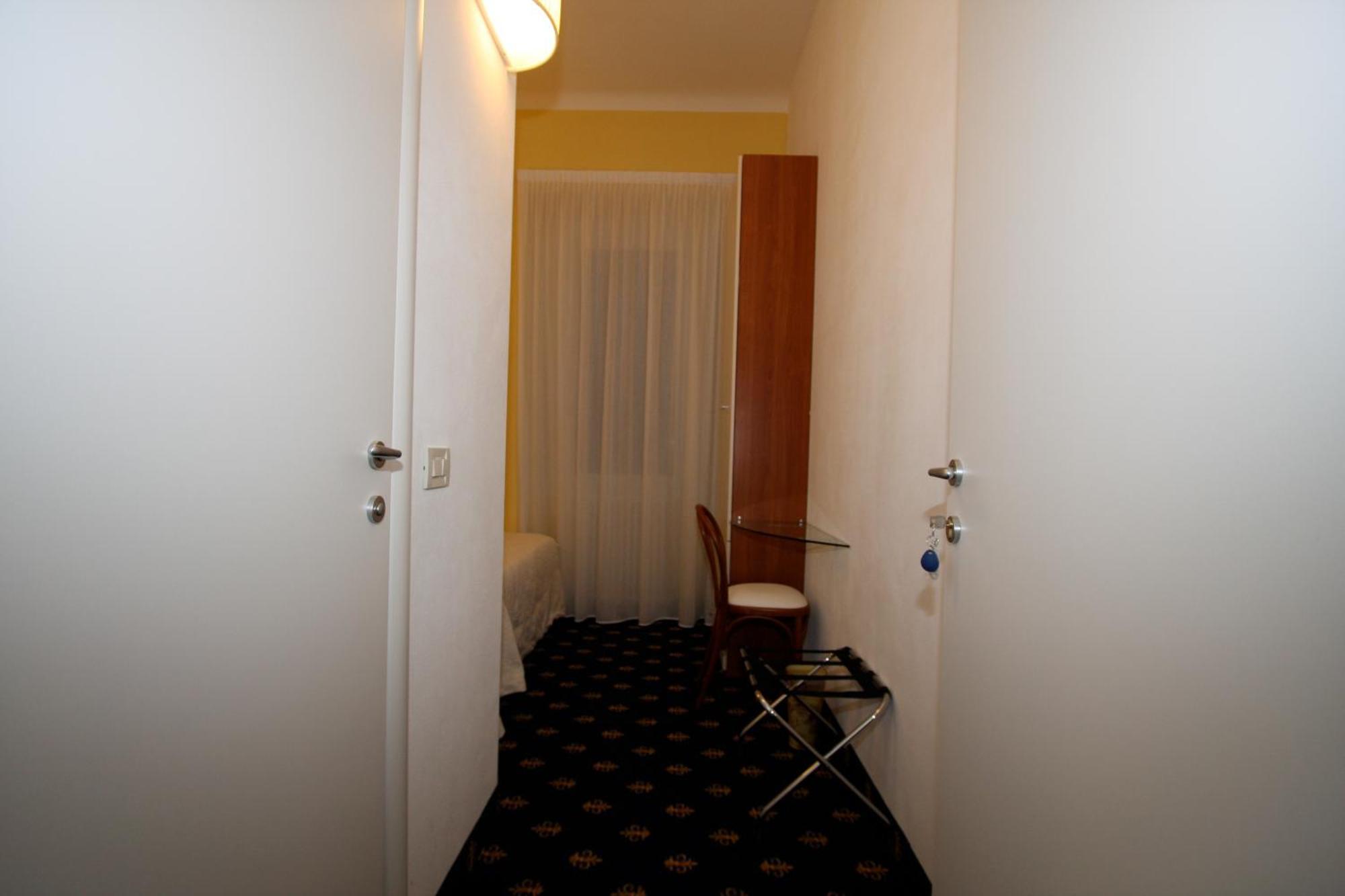 Hotel My 2*
