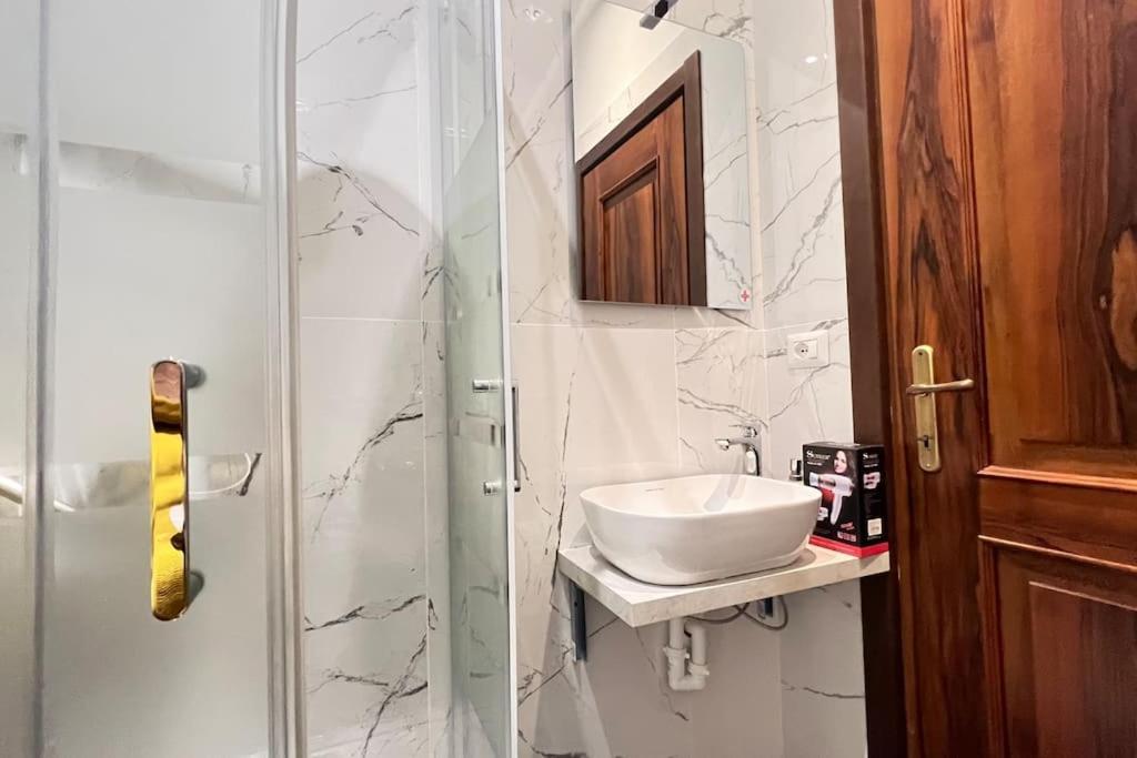Apartment New And Elegant On The Navigli Netflix E *