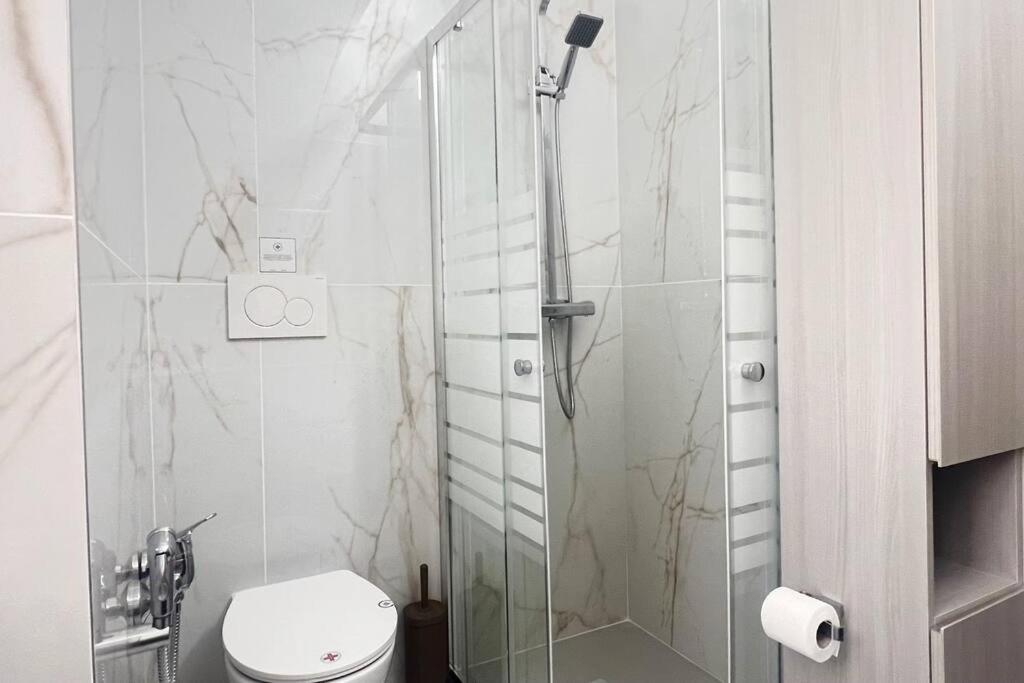 Apartment New And Elegant On The Navigli Netflix E Mailand