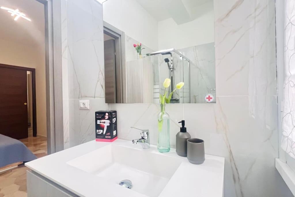 New And Elegant On The Navigli Netflix E * Mailand