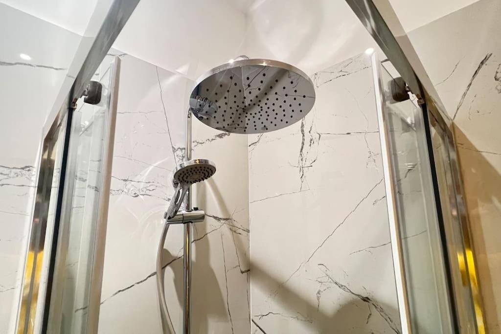 Apartment New And Elegant On The Navigli Netflix E Mailand