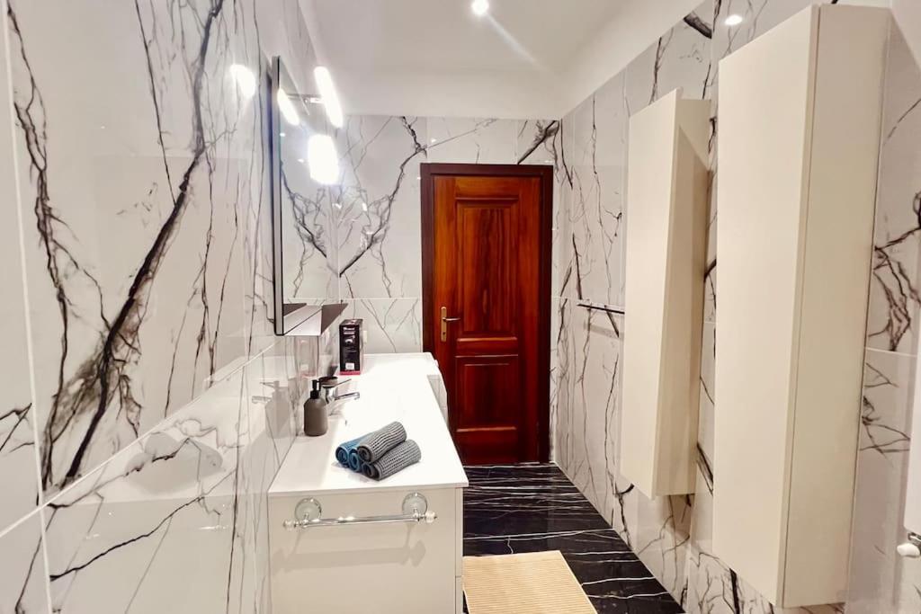 New And Elegant On The Navigli Netflix E * Mailand
