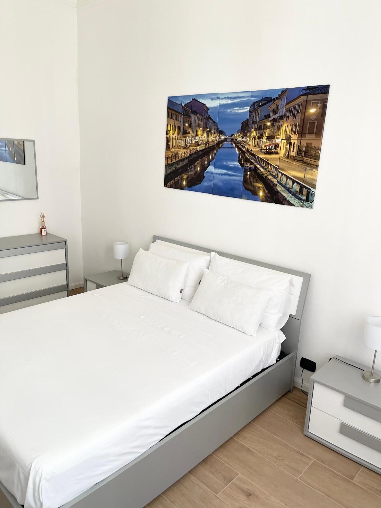 Ampio Bilocale Zona Navigli Apartment