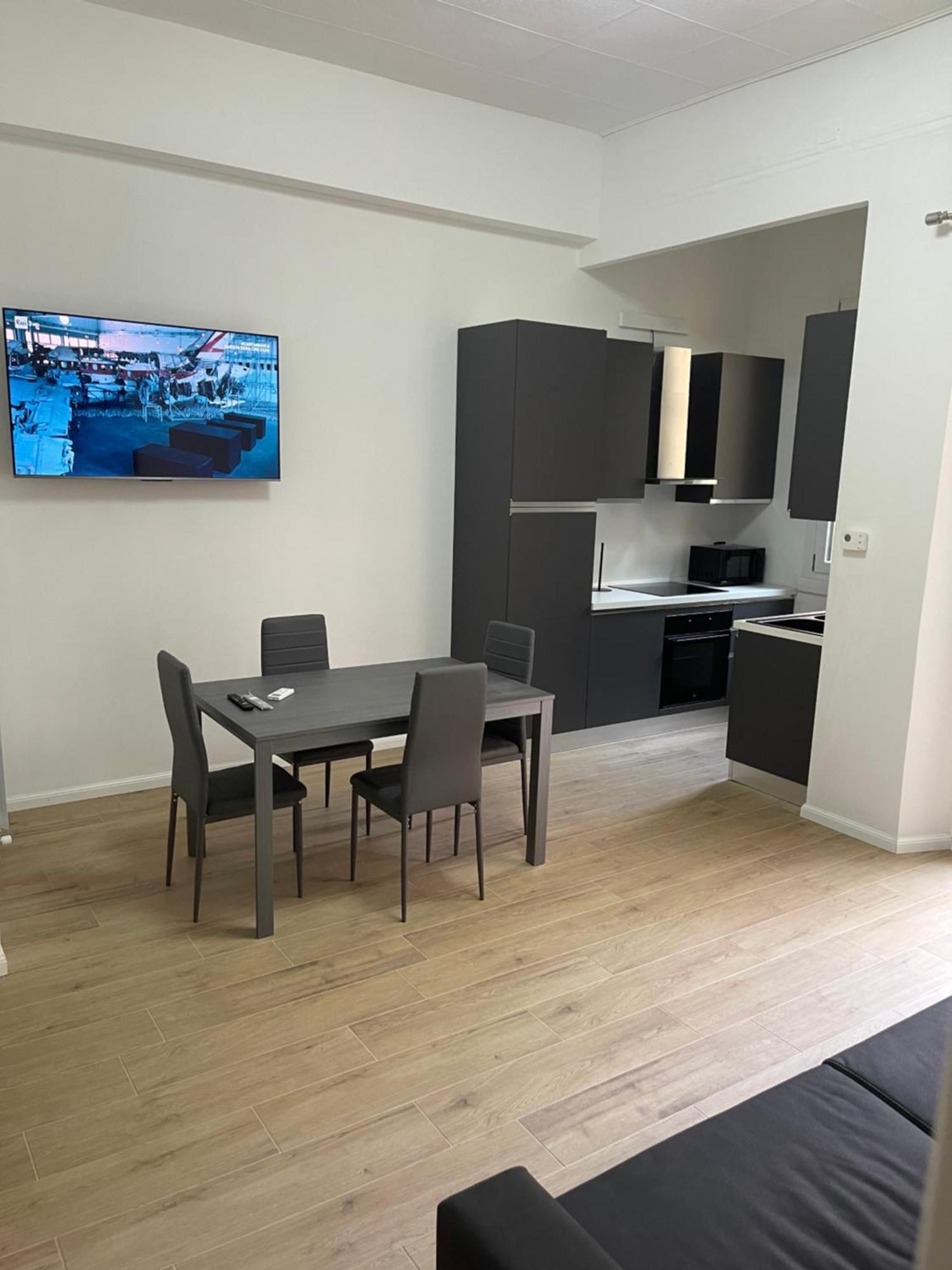 Ampio Bilocale Zona Navigli Apartment