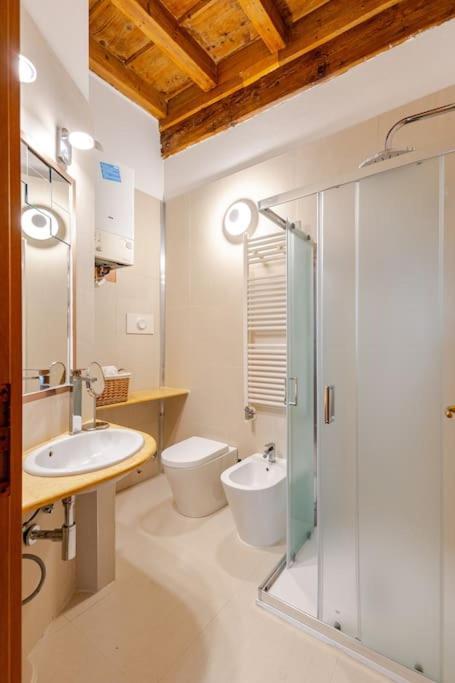 Urban House - Charming Home Navigli Milan Center Apartment *