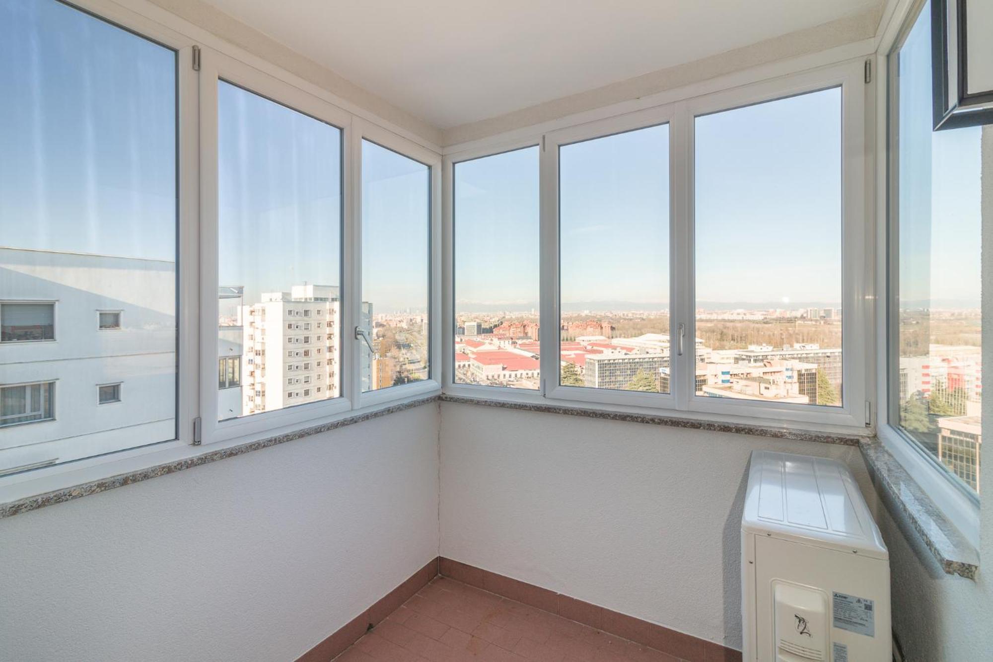Nuovissimo Attico 17esimo Piano, 10 Posti Letto Apartment Mailand