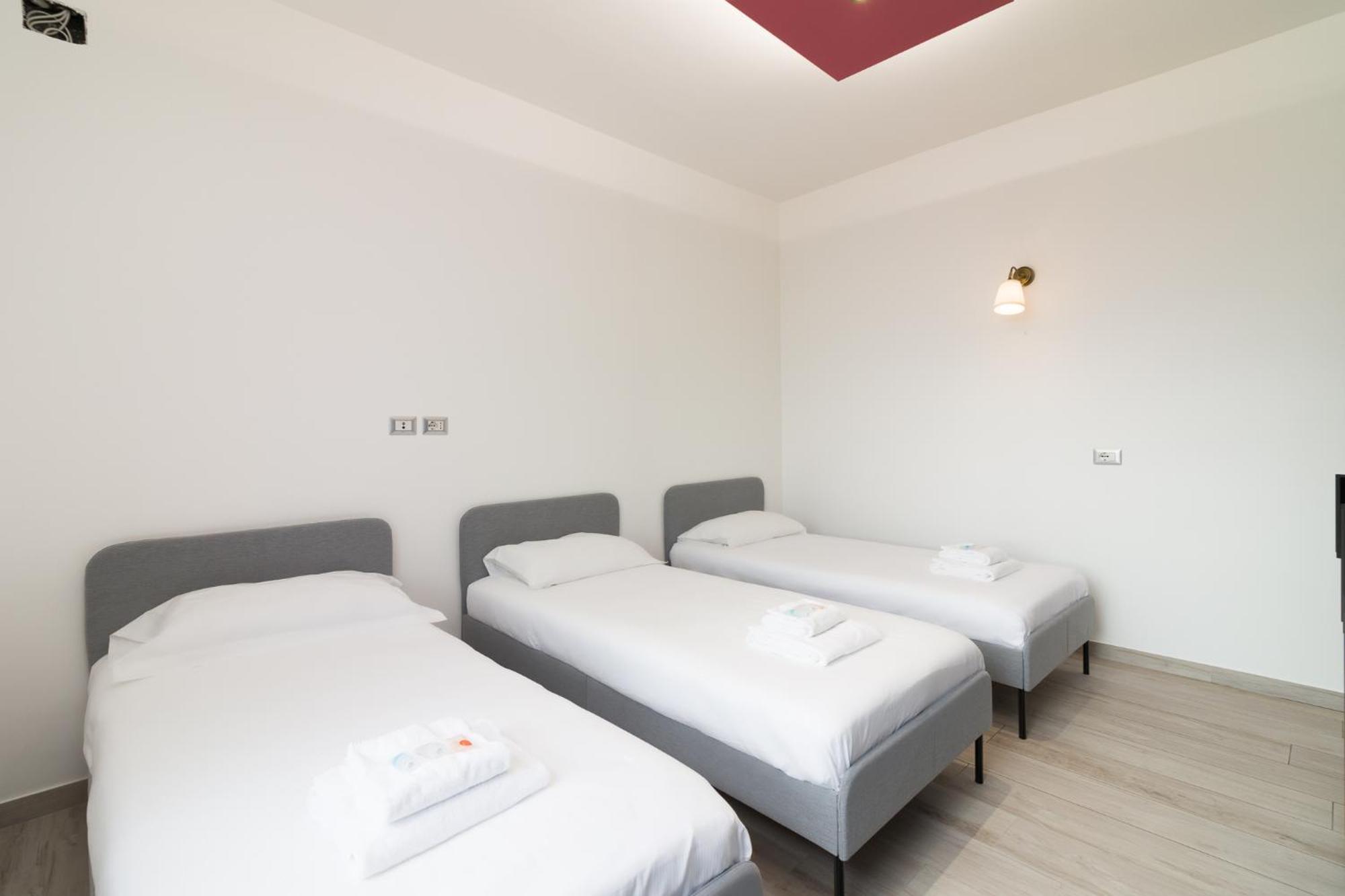 Apartment Nuovissimo Attico 17esimo Piano, 10 Posti Letto Mailand