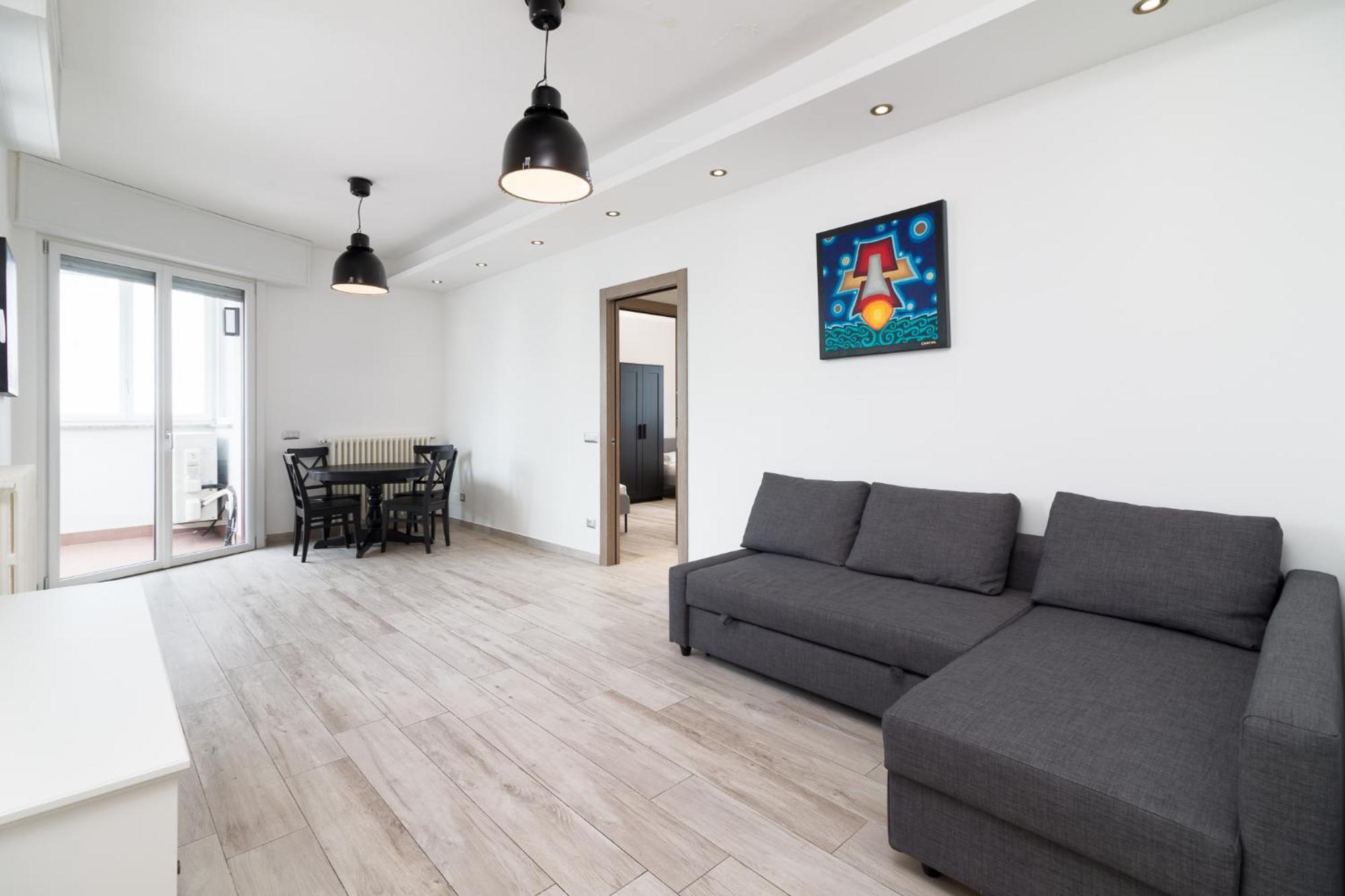 Apartment Nuovissimo Attico 17esimo Piano, 10 Posti Letto Mailand