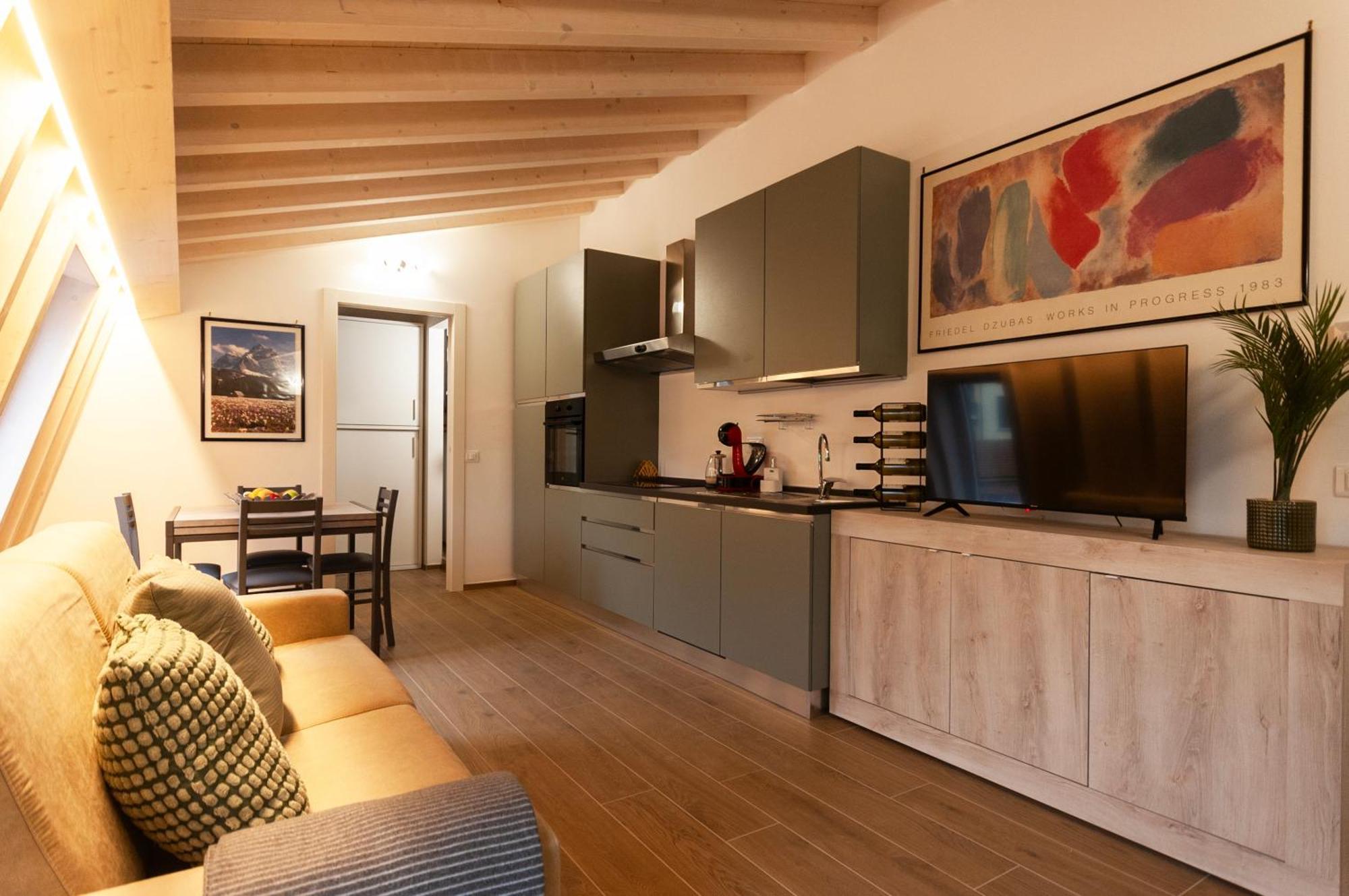 Apartment Guinizzelli 4 *