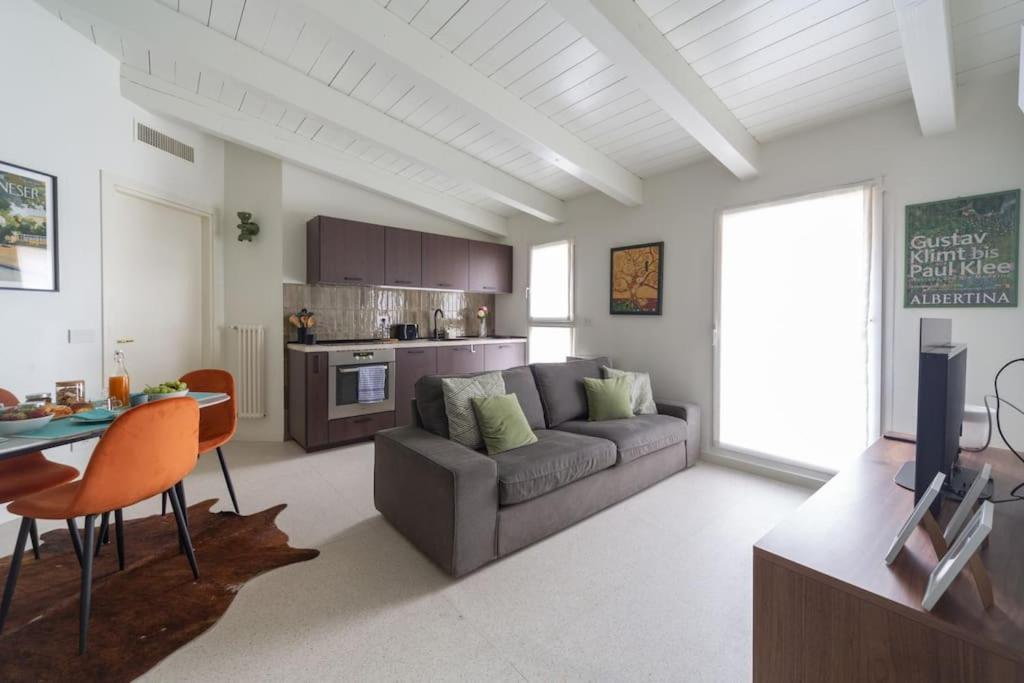 Castaldi Charming Suite-hosted By Sweetstay Mailand