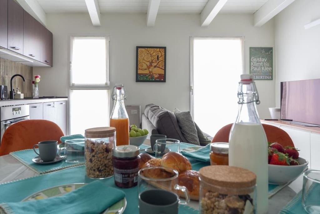 Castaldi Charming Suite-hosted By Sweetstay