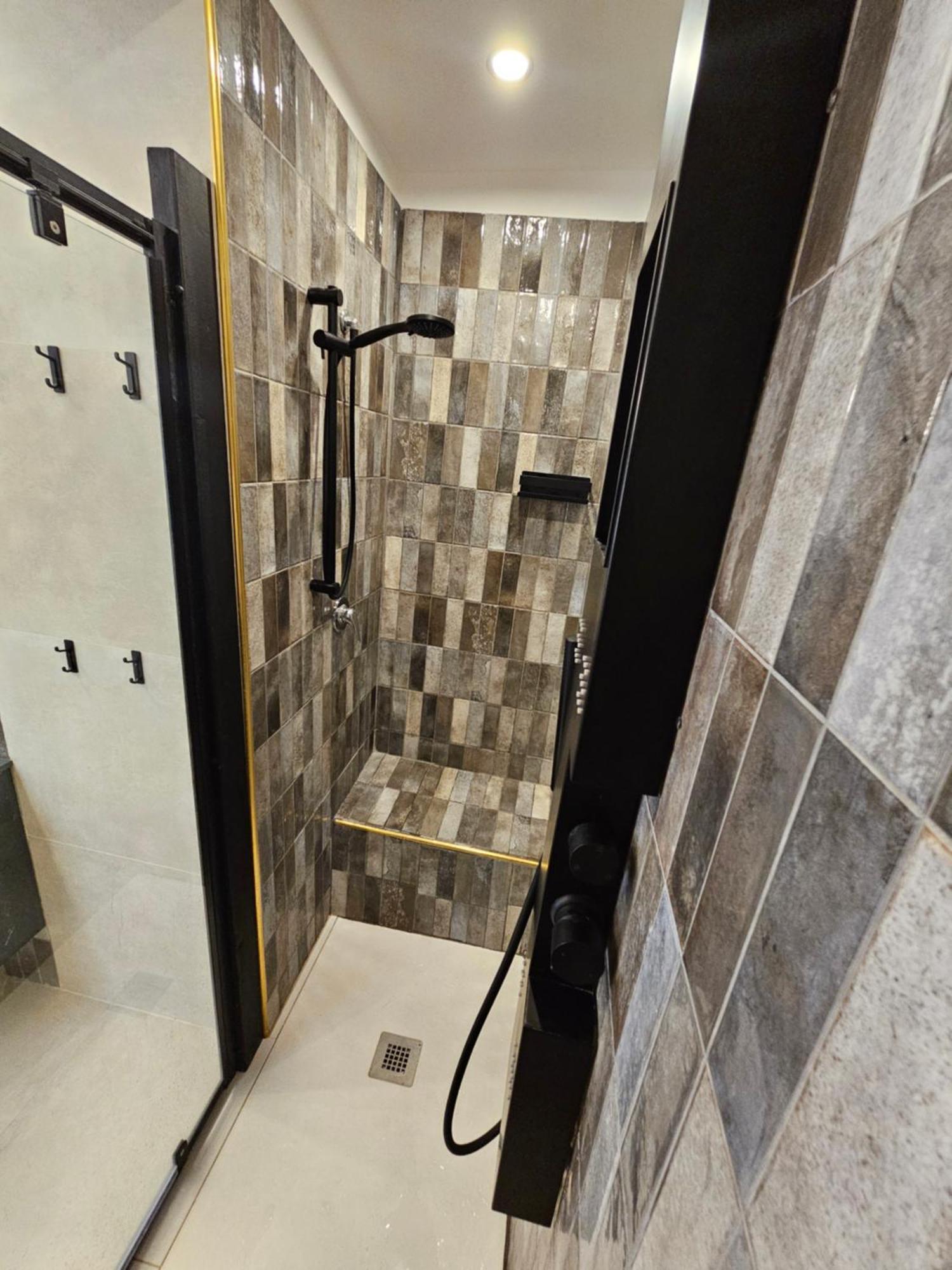 Exclusive Top Floor 2-bedroom Flat Apartamento