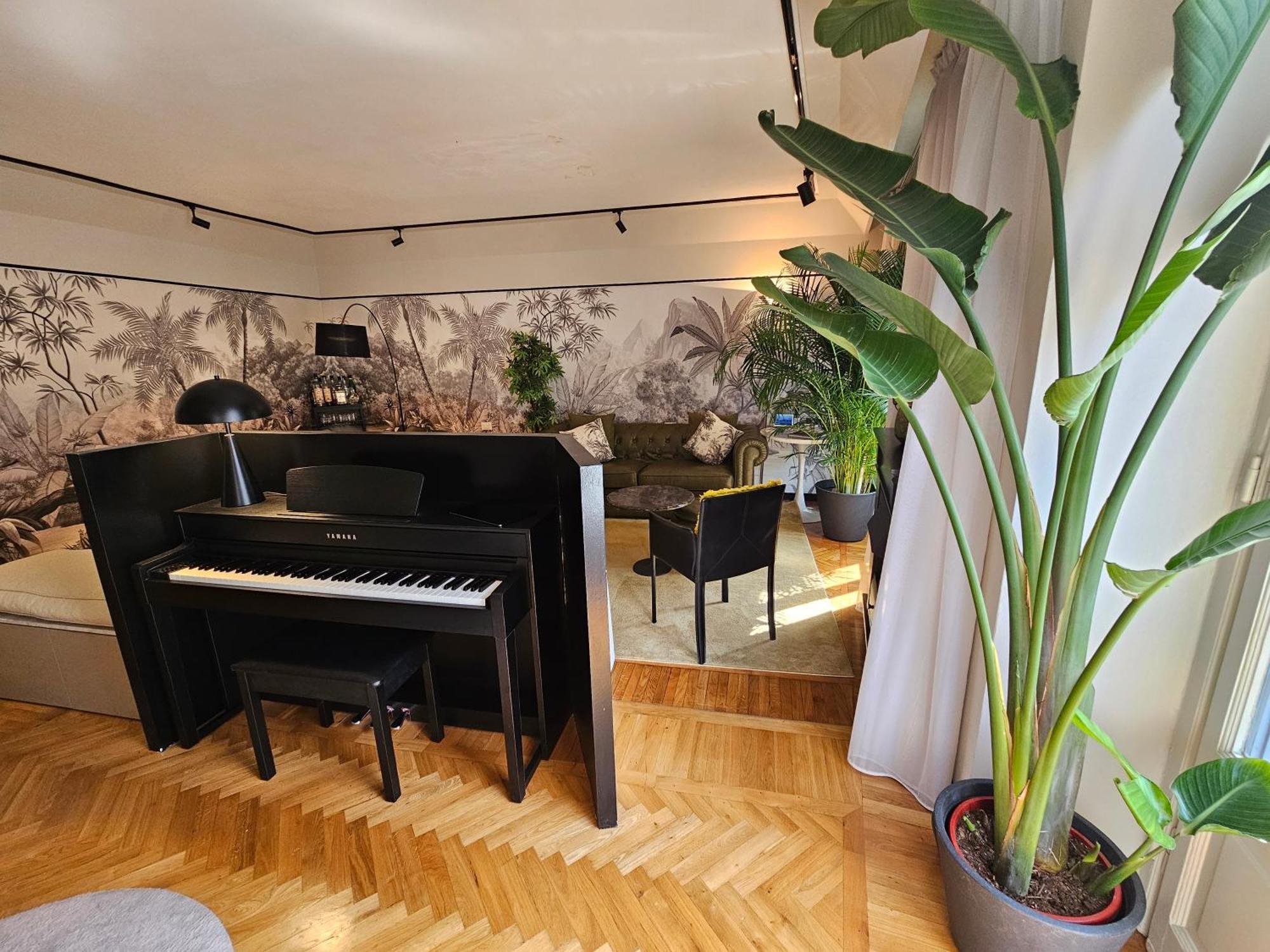 Exclusive Top Floor 2-bedroom Flat Milão
