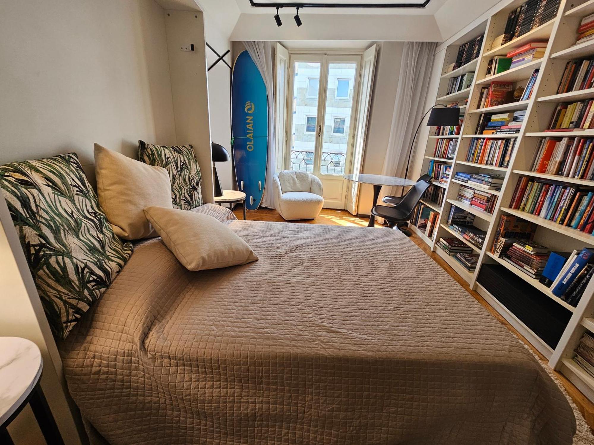 Exclusive Top Floor 2-bedroom Flat * Milão