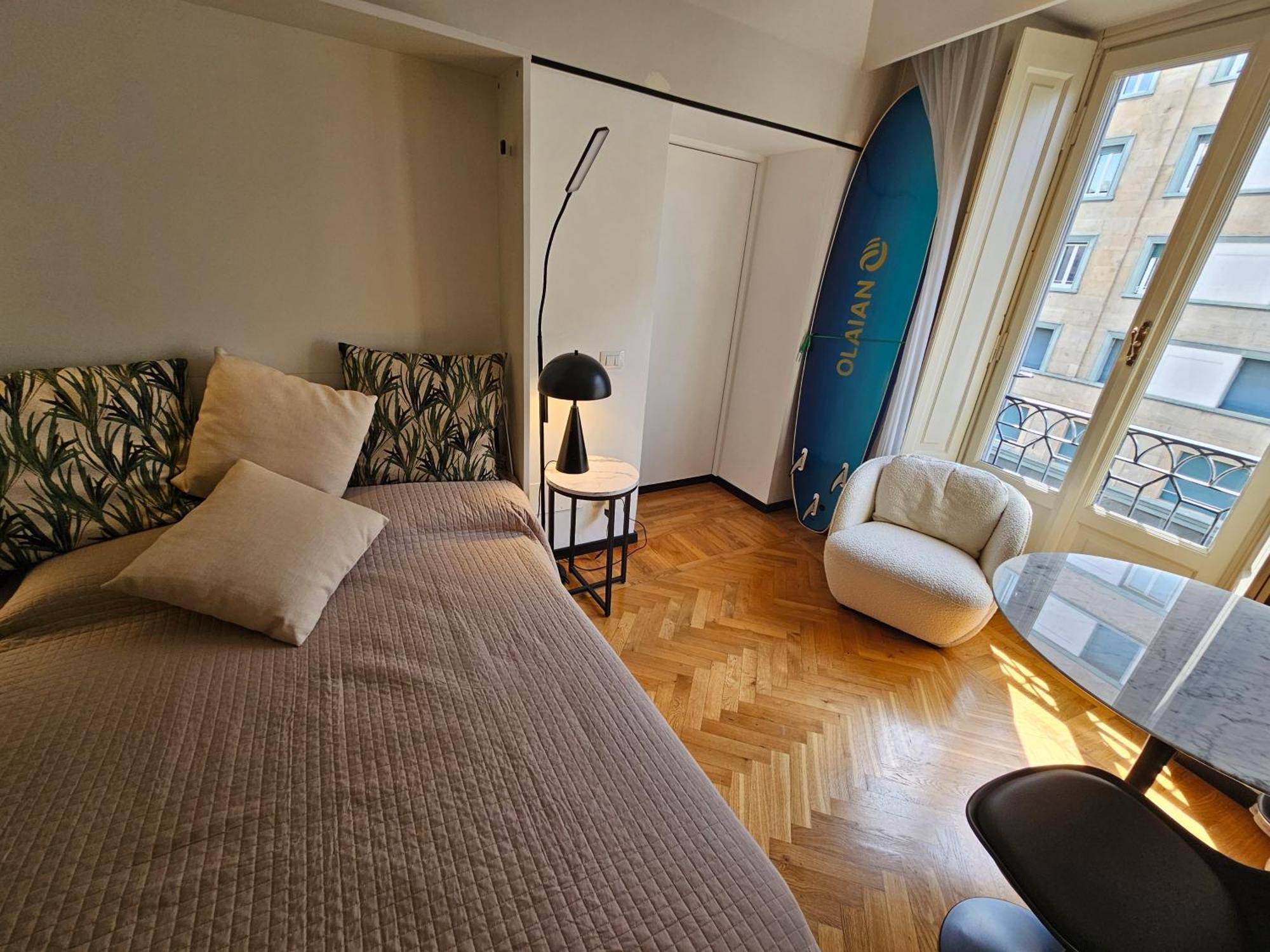 Exclusive Top Floor 2-bedroom Flat