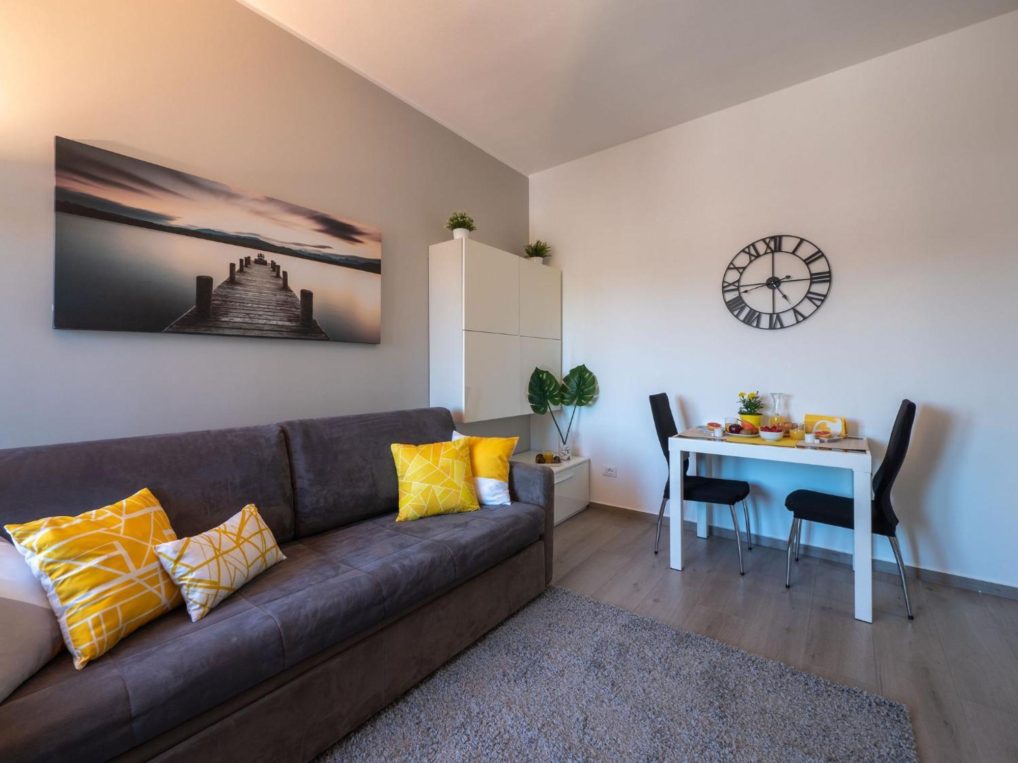 Xenia - Modern, Quiet And Cozy Apartment Mailand