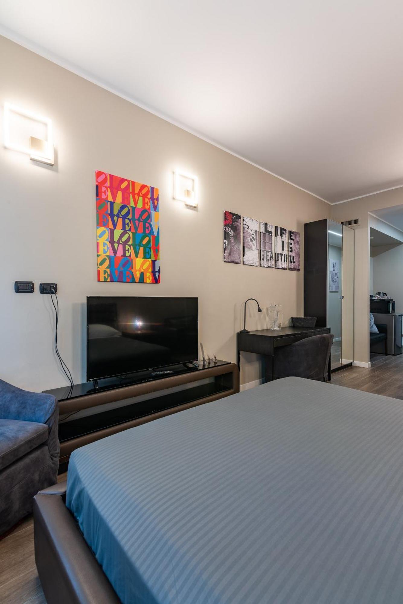 Double L Luxury Apartment