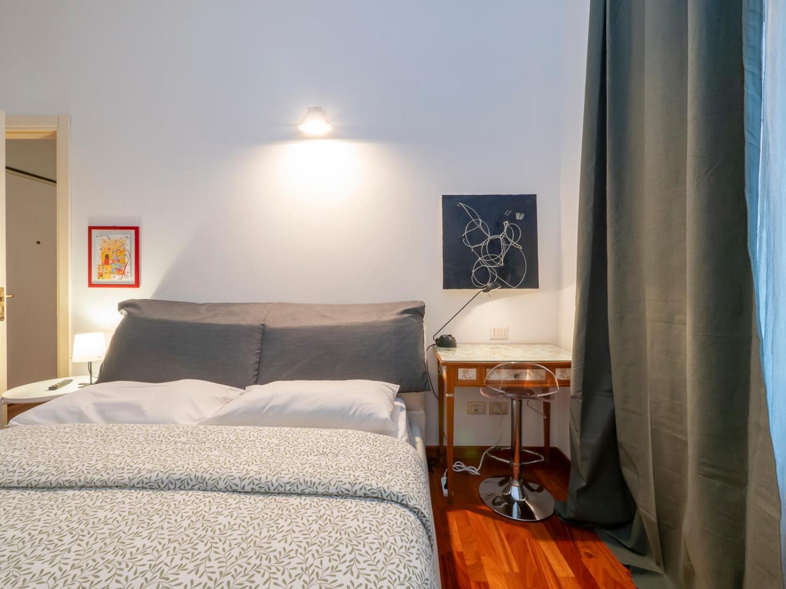 Orange Apartment *