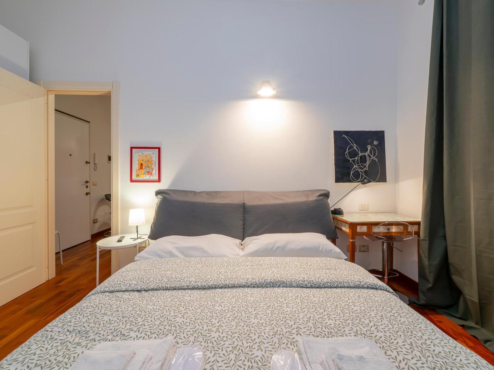 Orange Apartment *