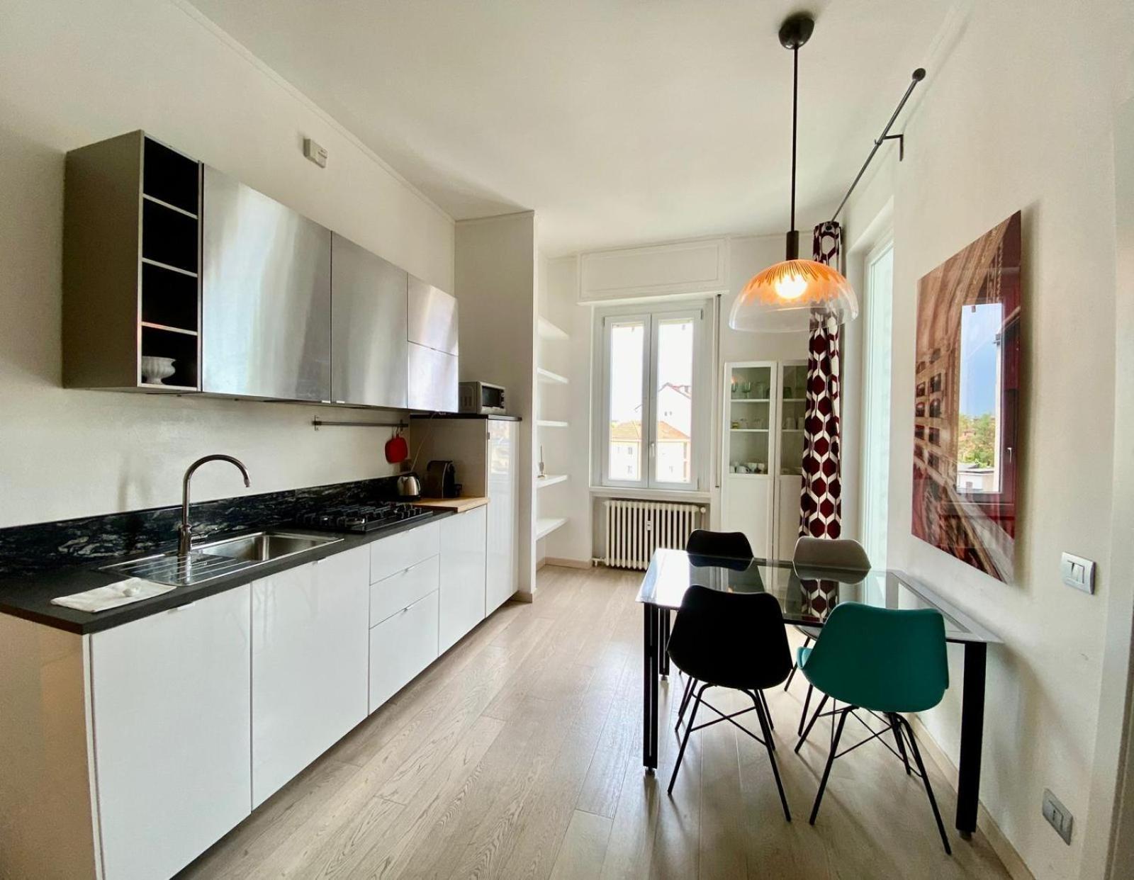Apartment Piazzale Susa Bright Flat Con Veranda Mailand