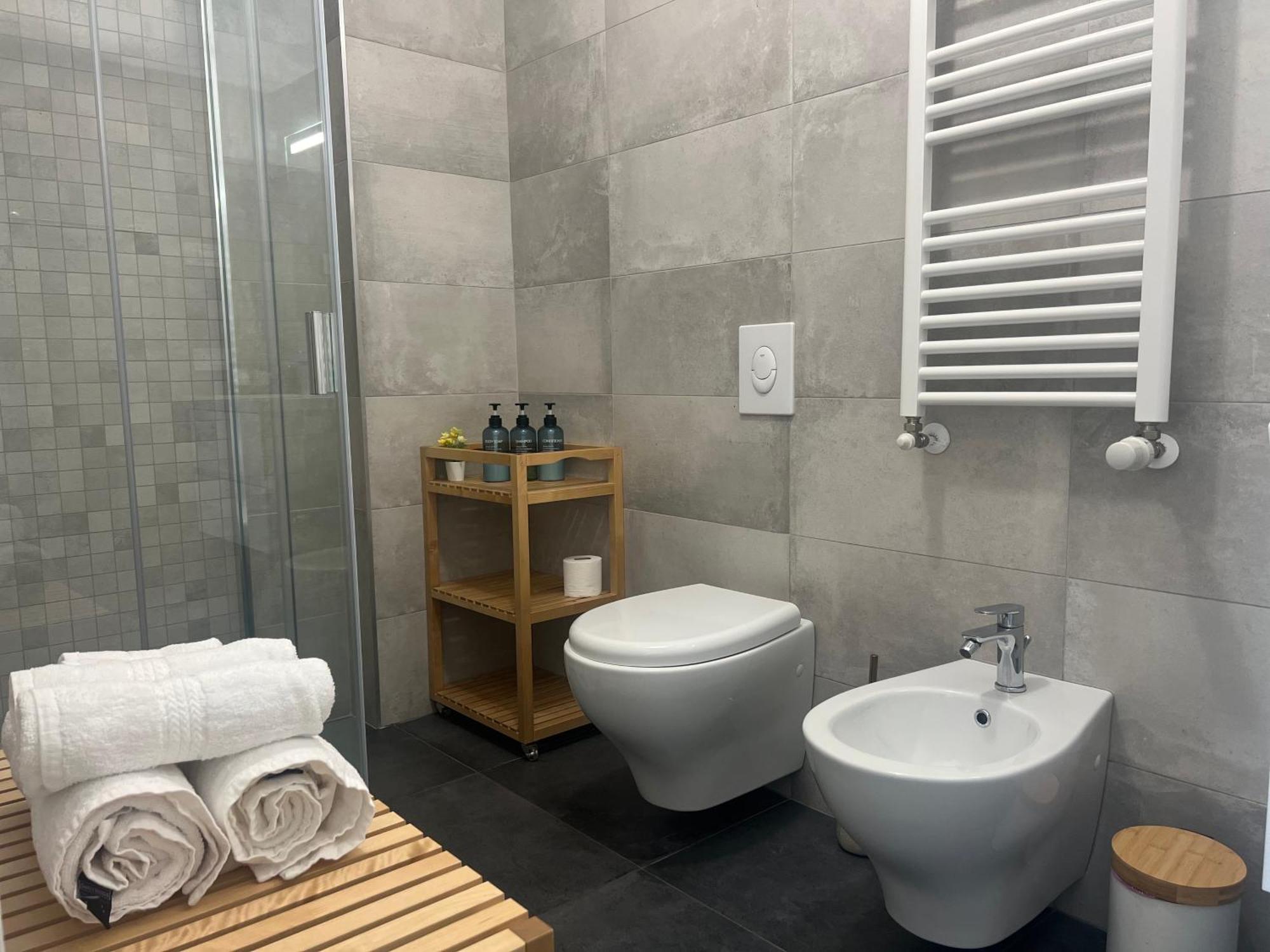 Regina In Melegnano - Wifi, Breakfast Box And Terrace Mailand