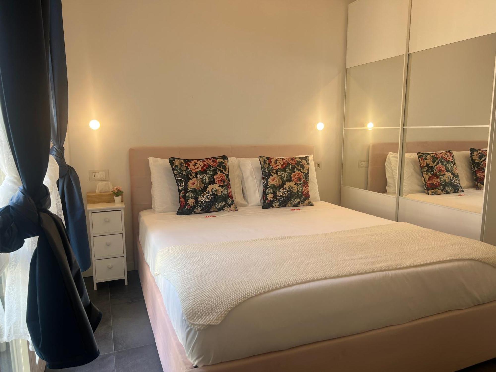 Regina In Melegnano - Wifi, Breakfast Box And Terrace Apartment *