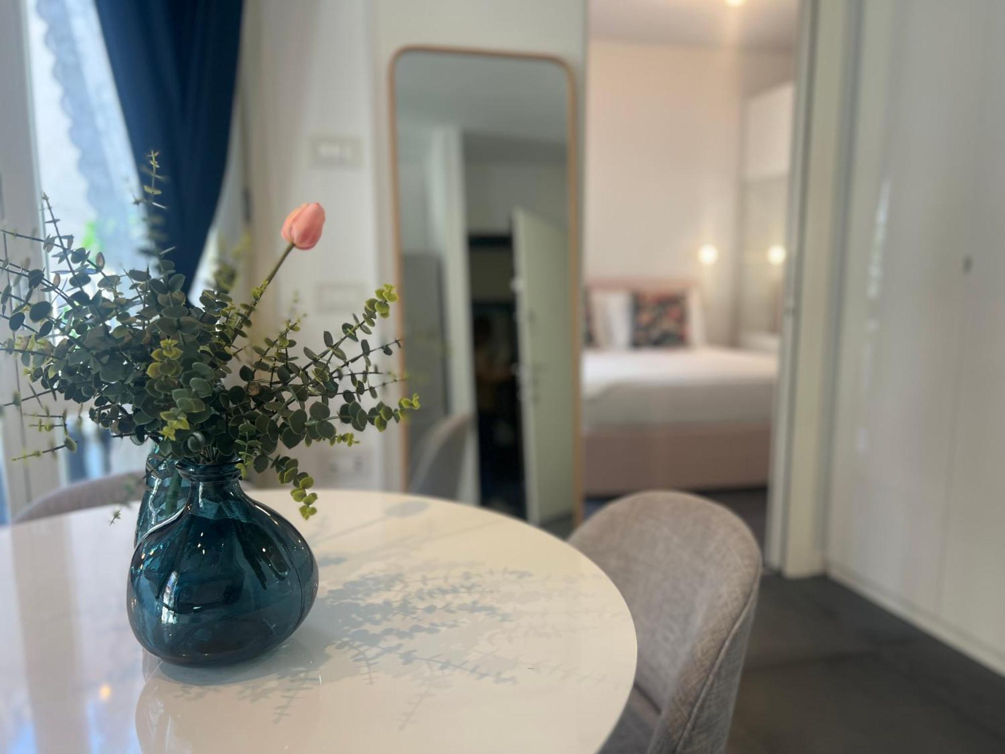 Regina In Melegnano - Wifi, Breakfast Box And Terrace Apartment